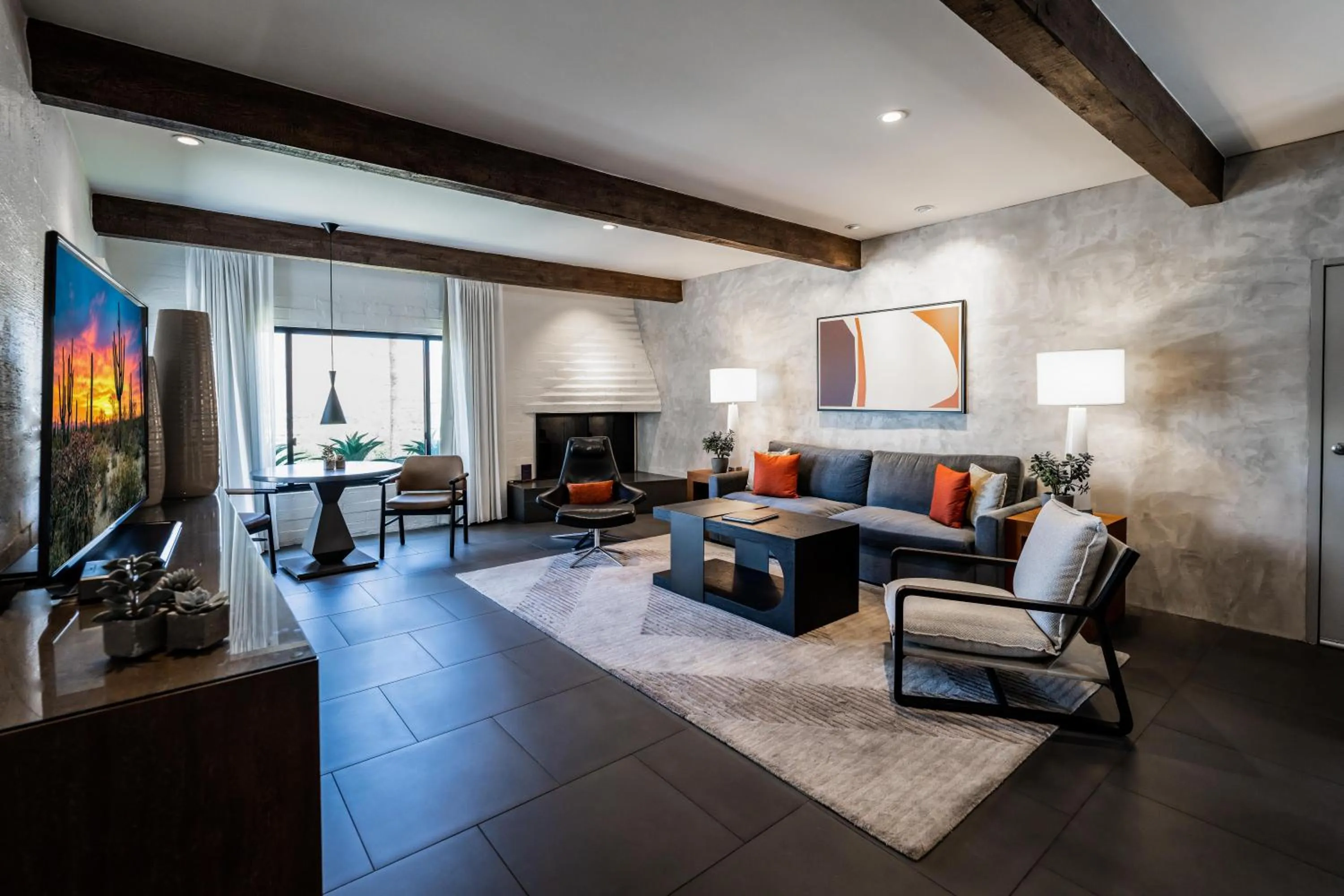 Living room in Sanctuary Camelback Mountain Resort and Spa