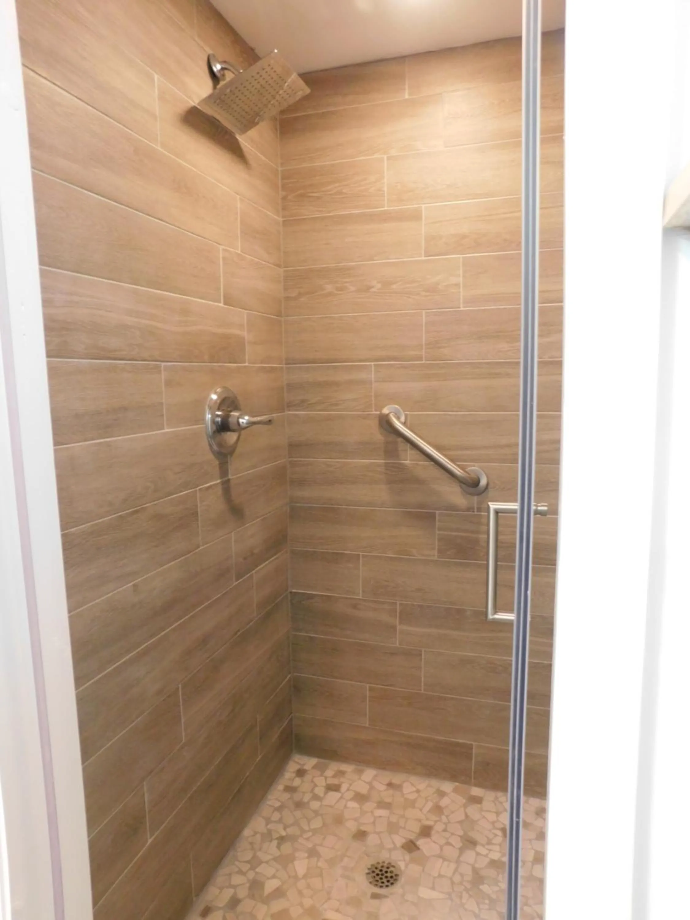 Shower in Silver Ridge Lodge