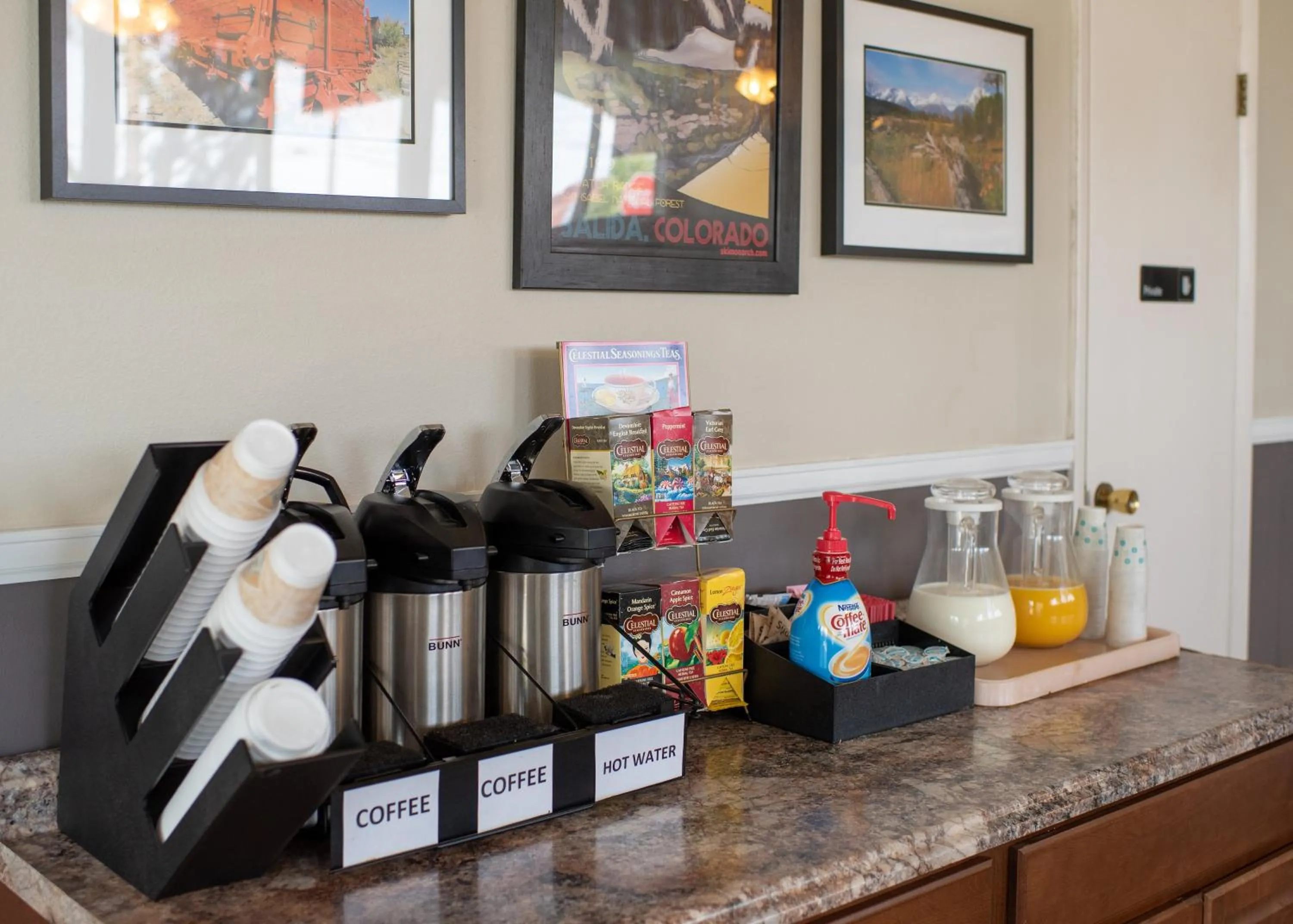 Breakfast in Silver Ridge Lodge