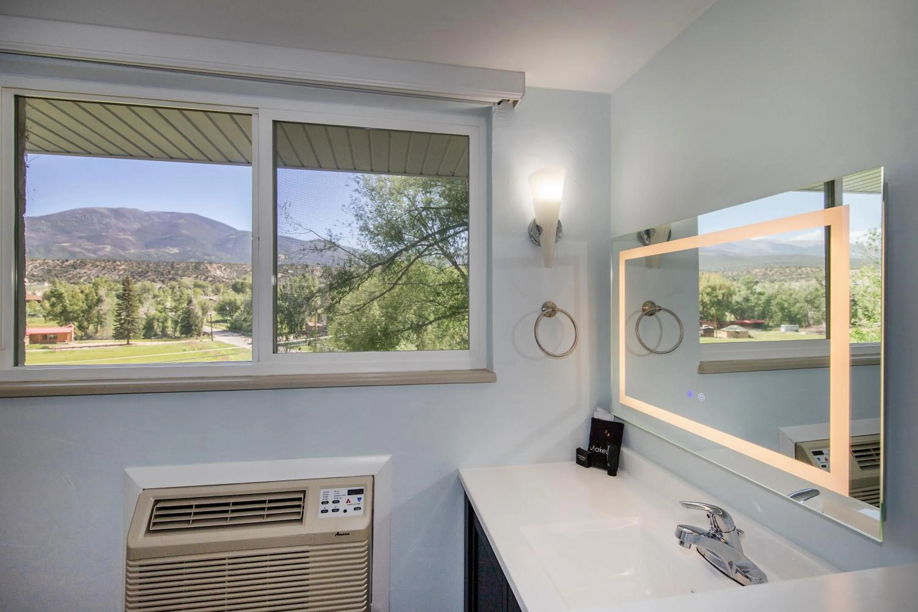 Mountain view in Silver Ridge Lodge