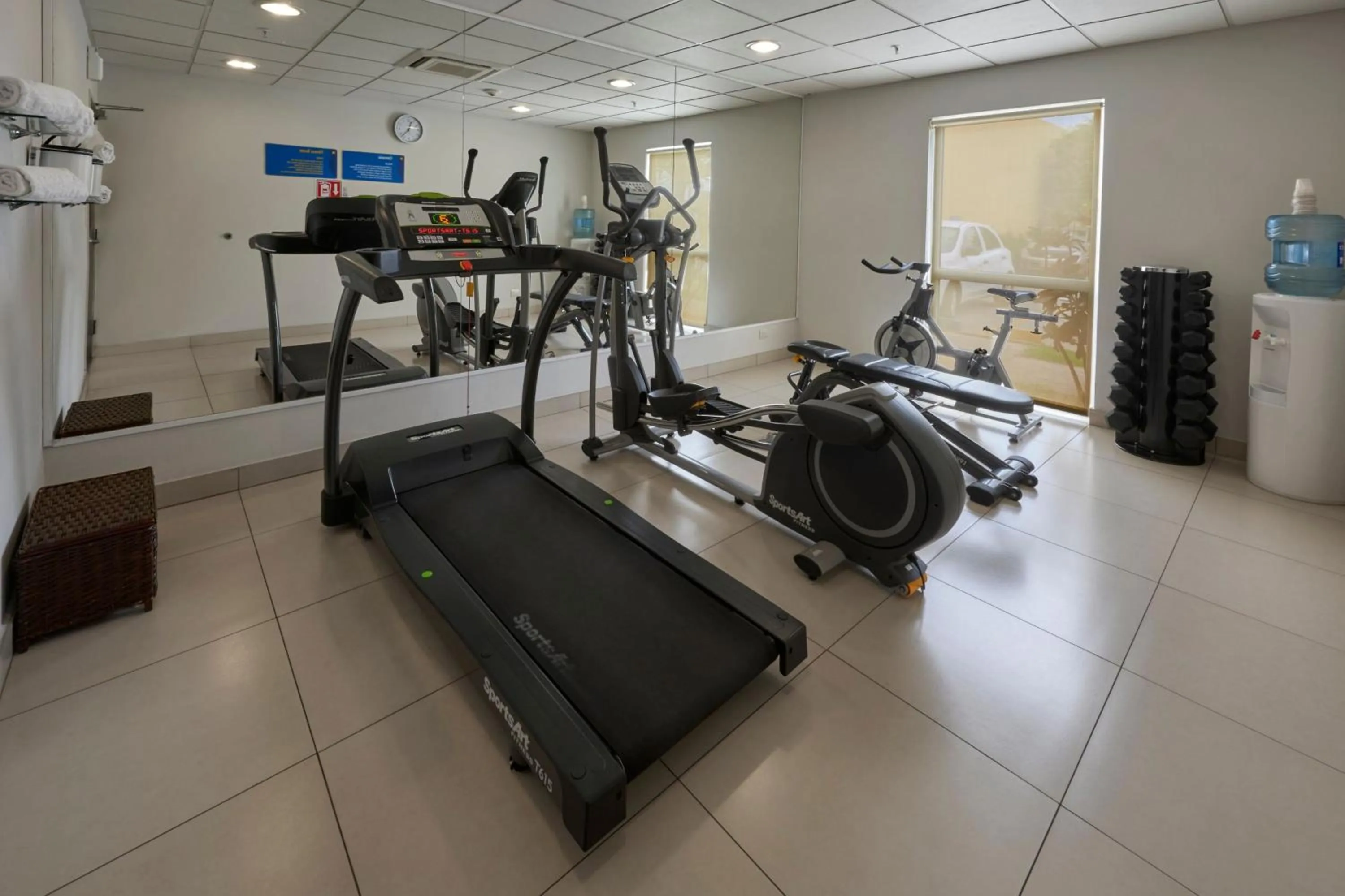 Fitness centre/facilities in City Express by Marriott Minatitlán