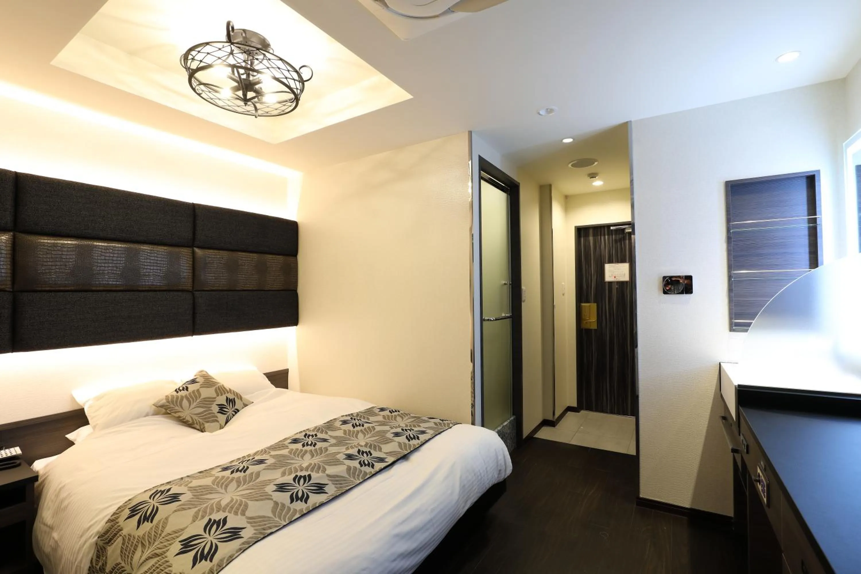 Bedroom, Bed in Hotel Leon Hamamatsu