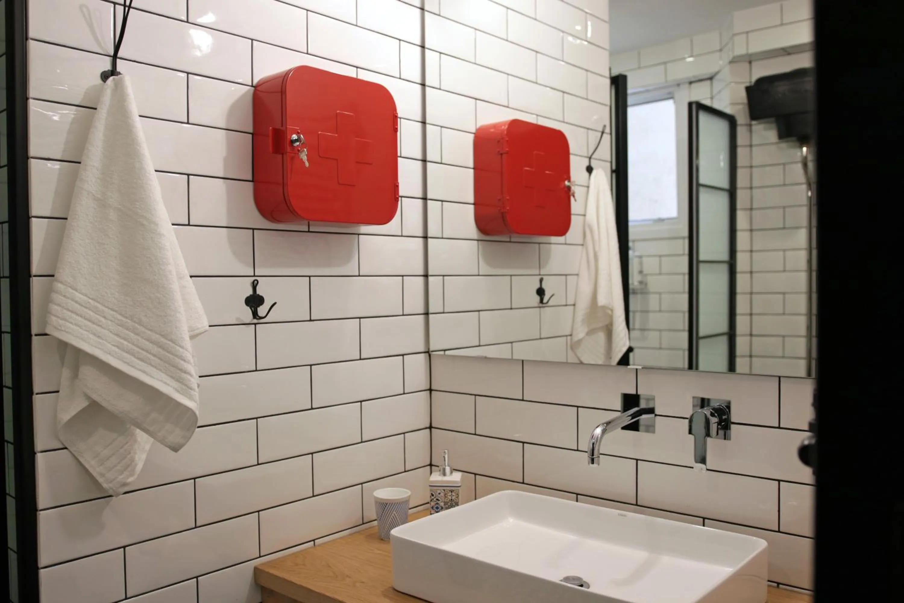 Bathroom in The 4 Travellers Thessaloniki