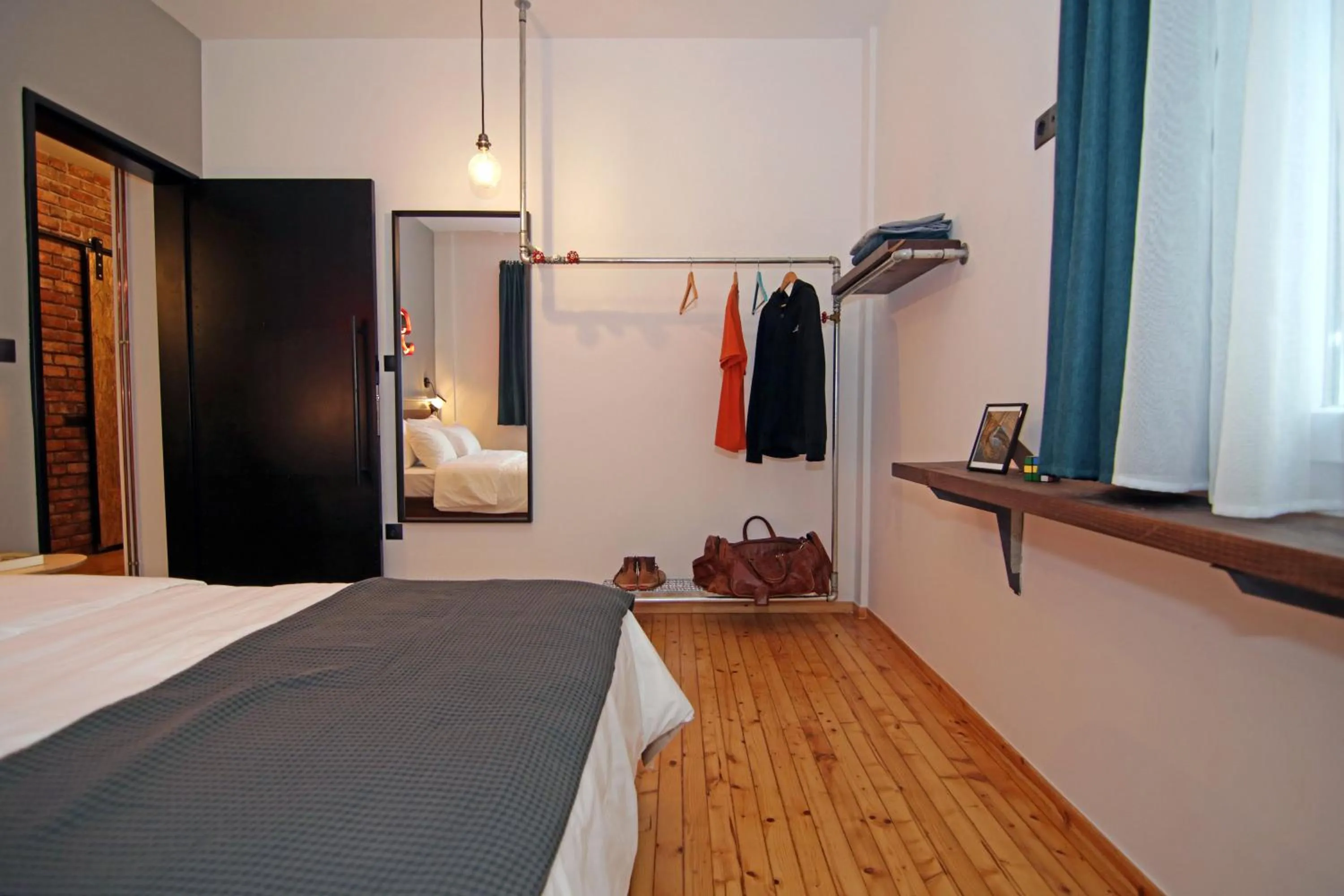 Bed in The 4 Travellers Thessaloniki