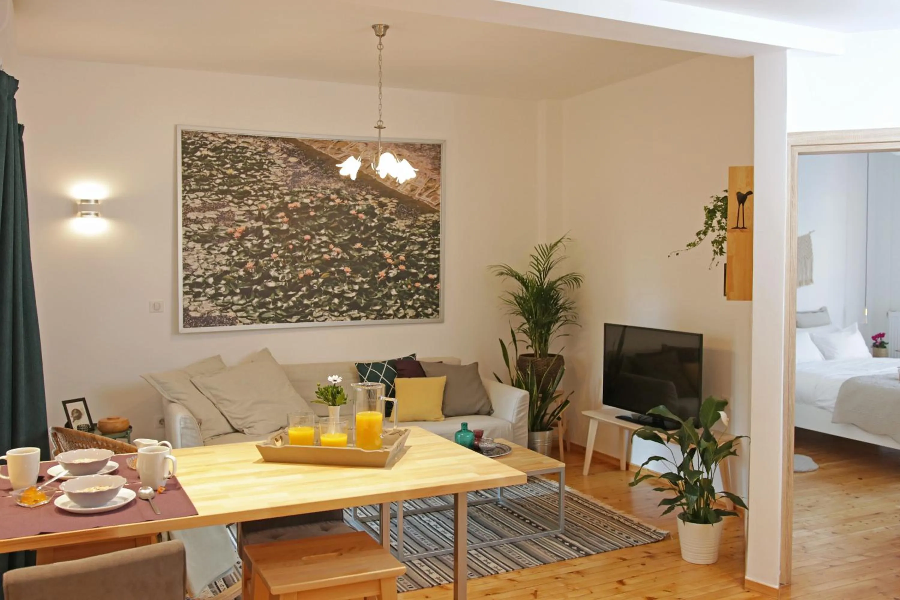 TV and multimedia in The 4 Travellers Thessaloniki