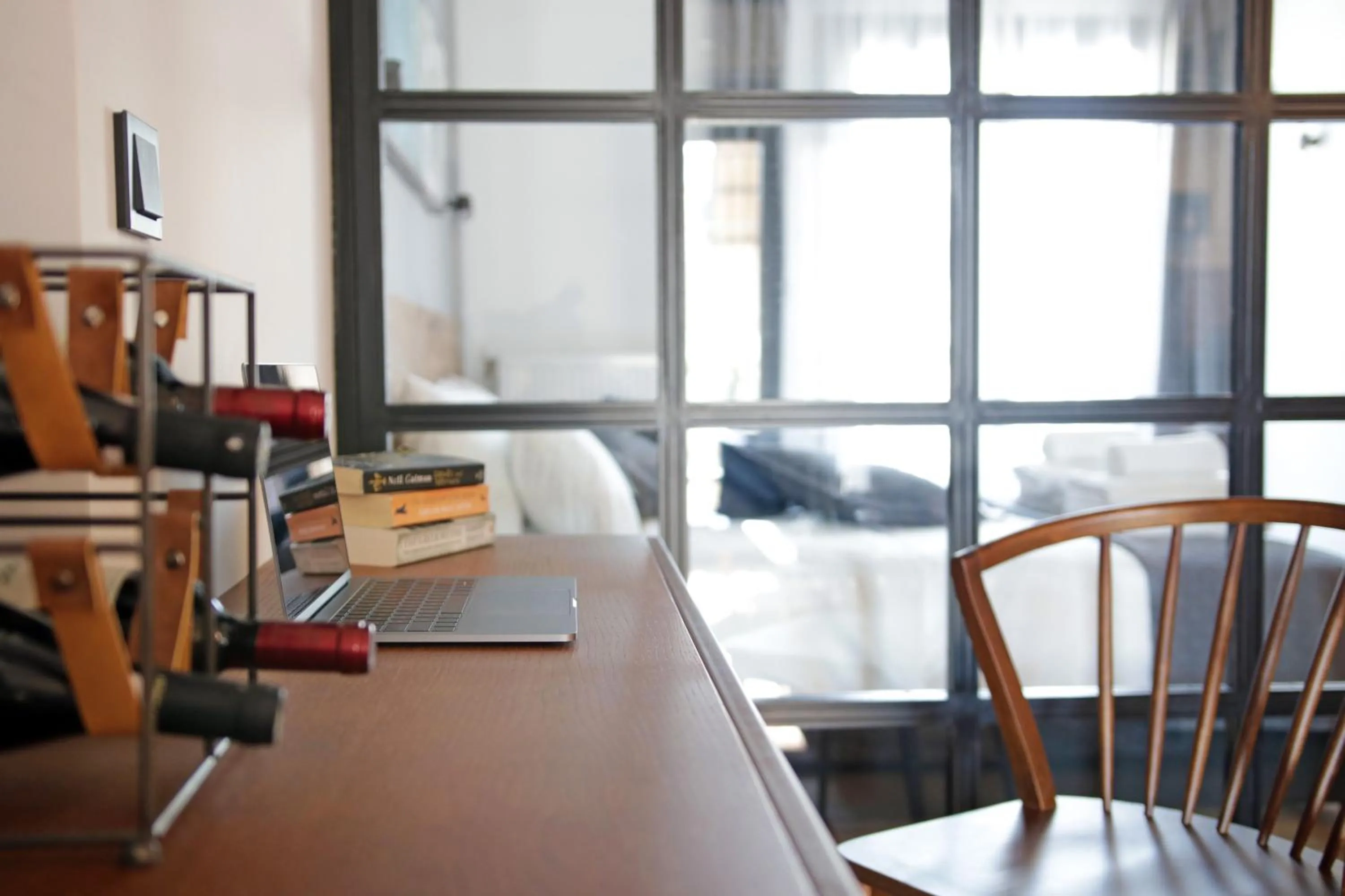 Decorative detail in The 4 Travellers Thessaloniki