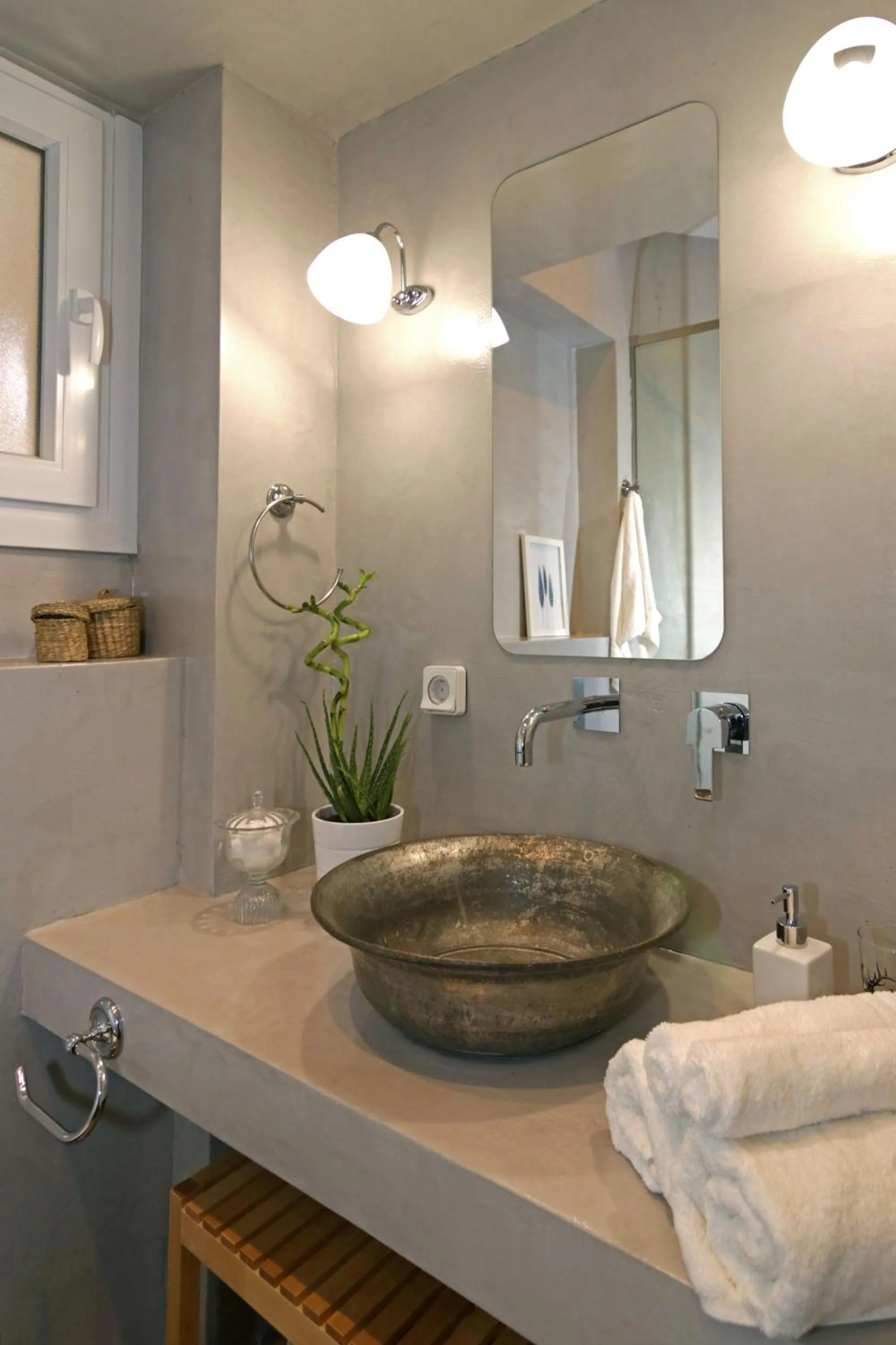 Bathroom in The 4 Travellers Thessaloniki