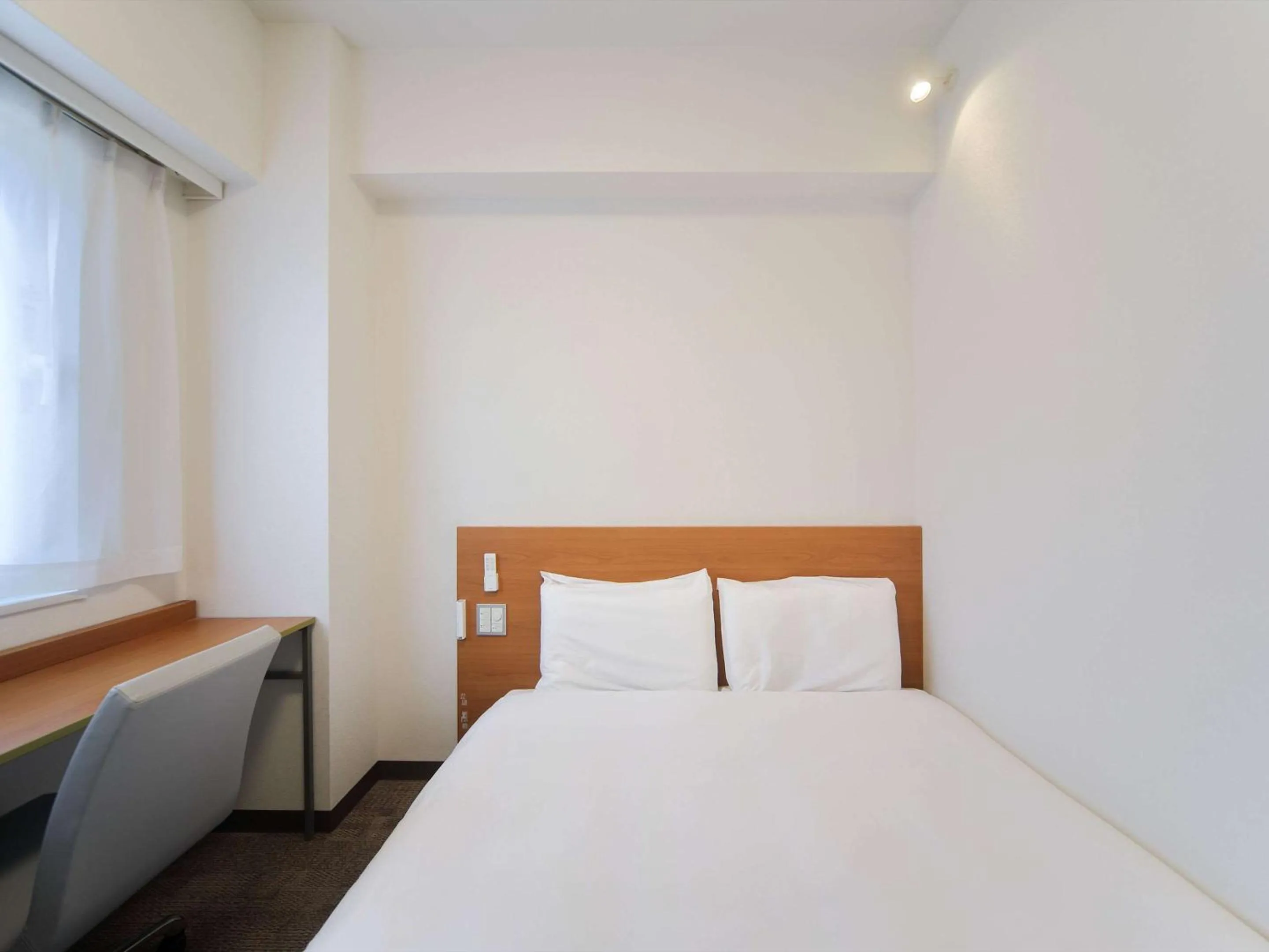 Bedroom, Bed in Chisun Inn Tosu