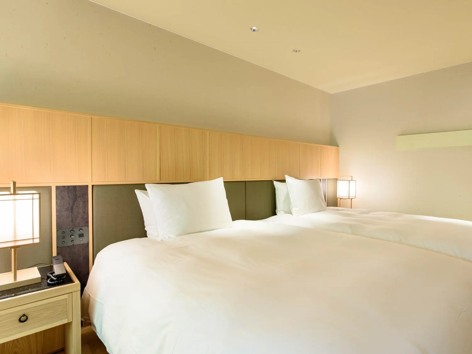 Bed in Hakone Suishoen