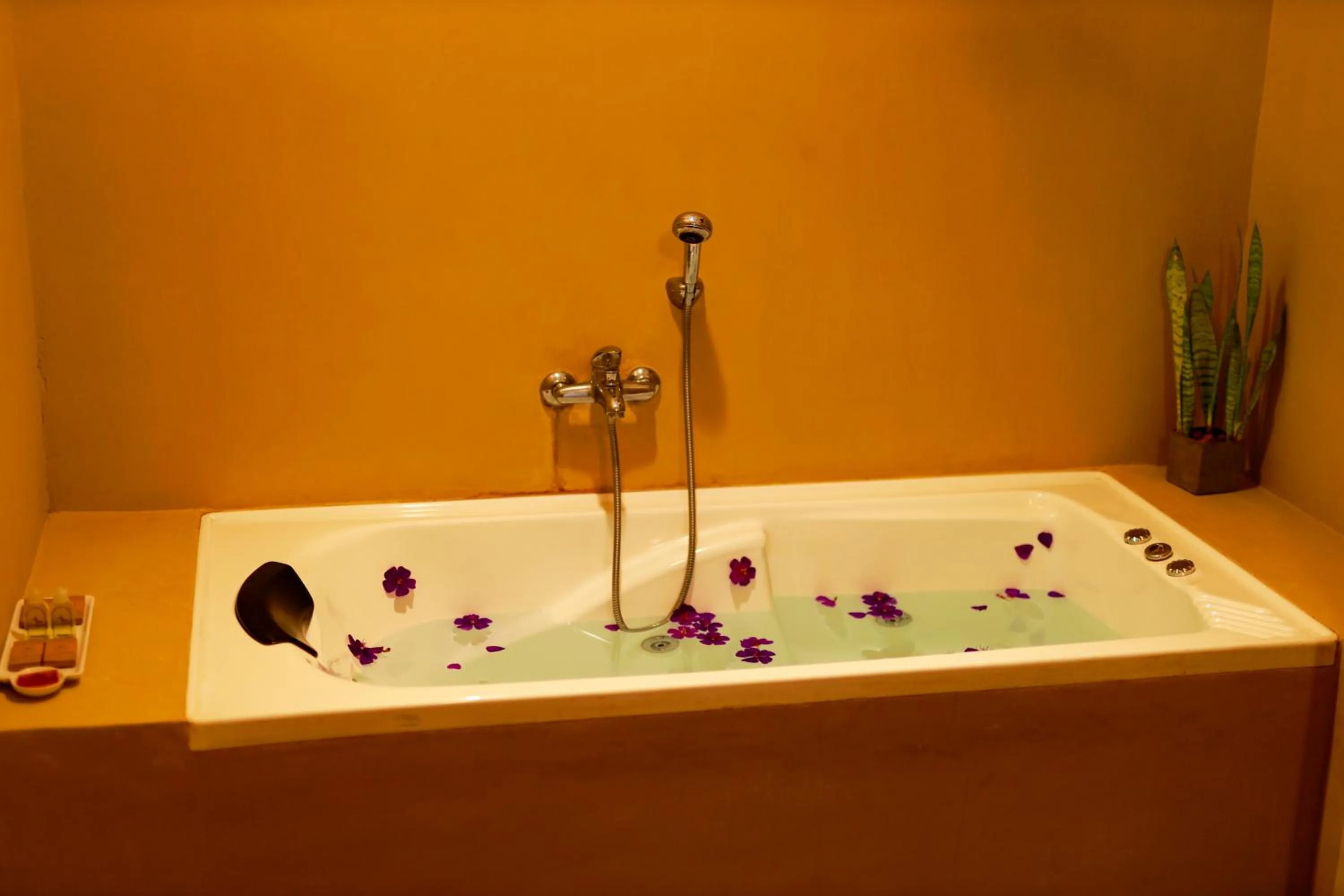 Bath in Melheim Resort and Spa