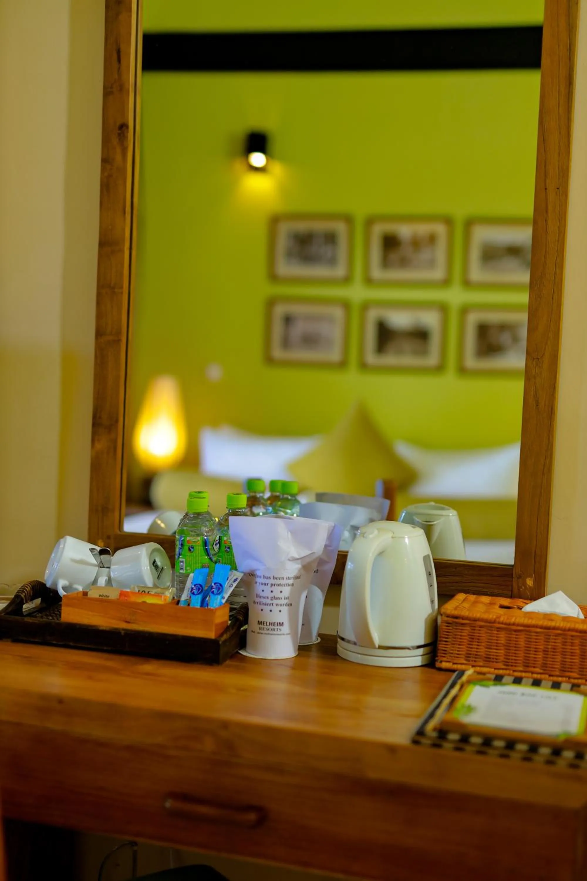 Coffee/tea facilities, Bed in Melheim Resort and Spa