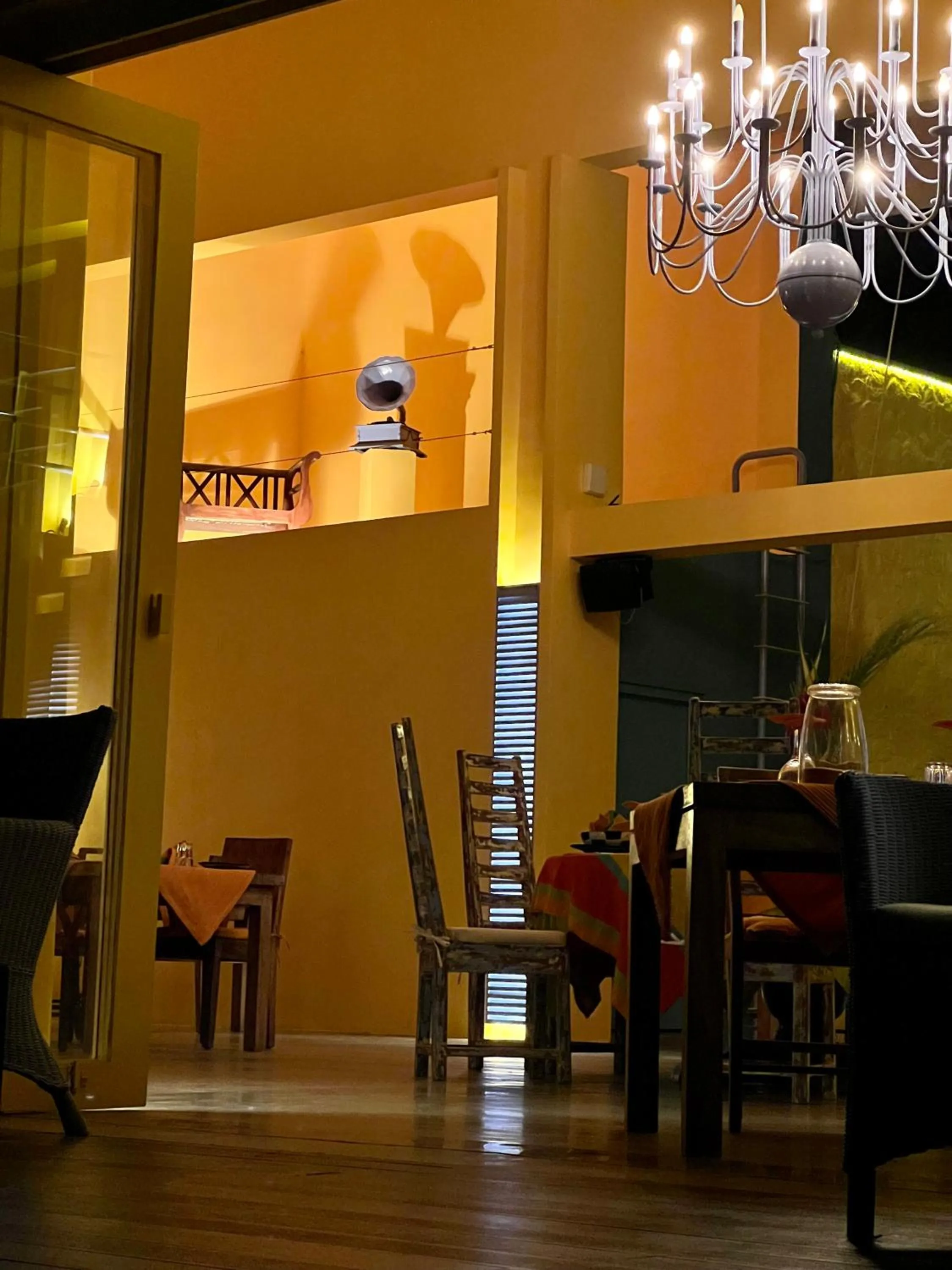 Restaurant/places to eat in Buckingham Place