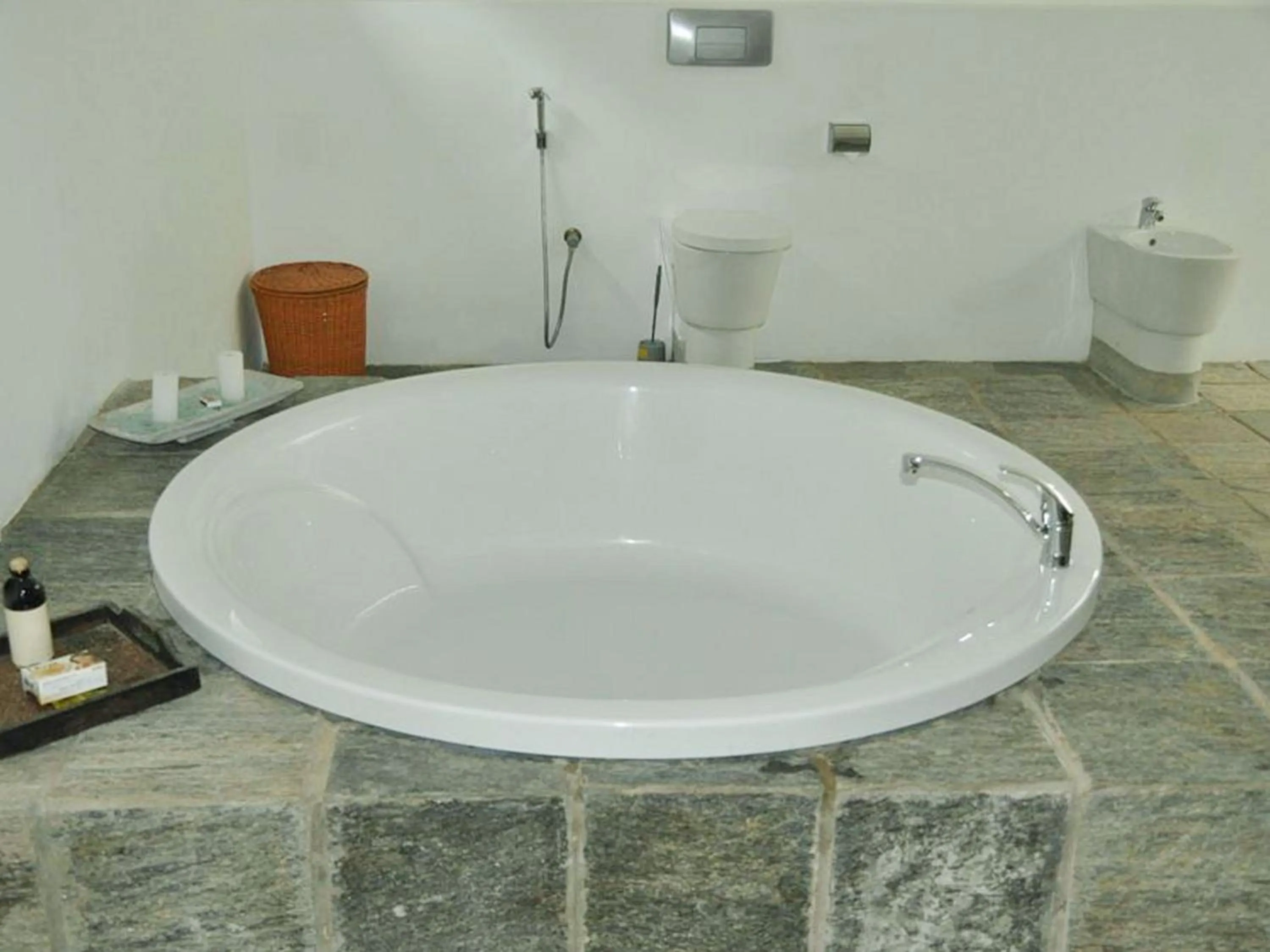 Bath in Buckingham Place