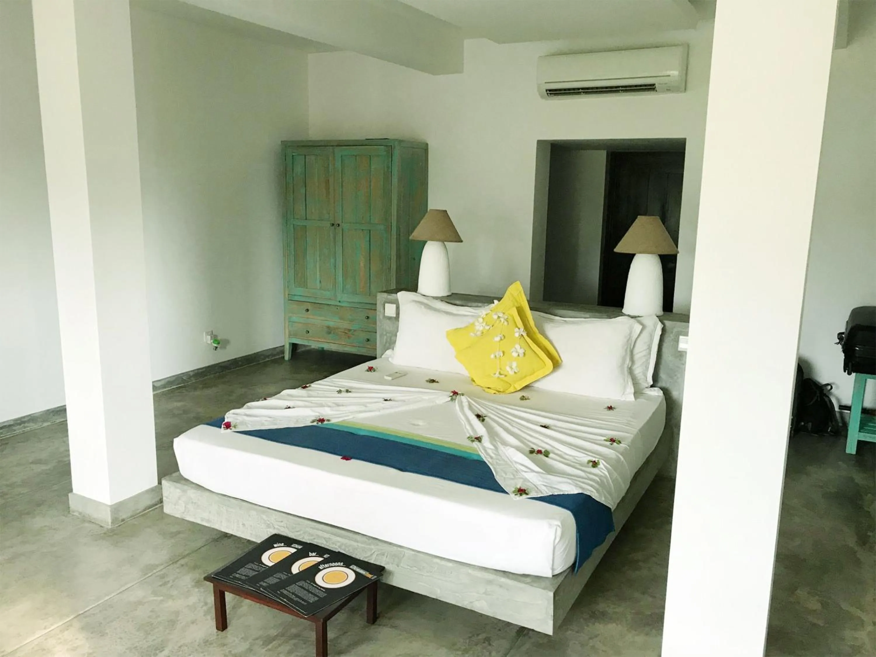 Bedroom, Bed in Buckingham Place