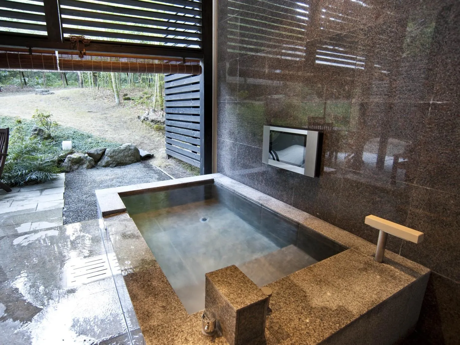 Open Air Bath in Fufu Atami