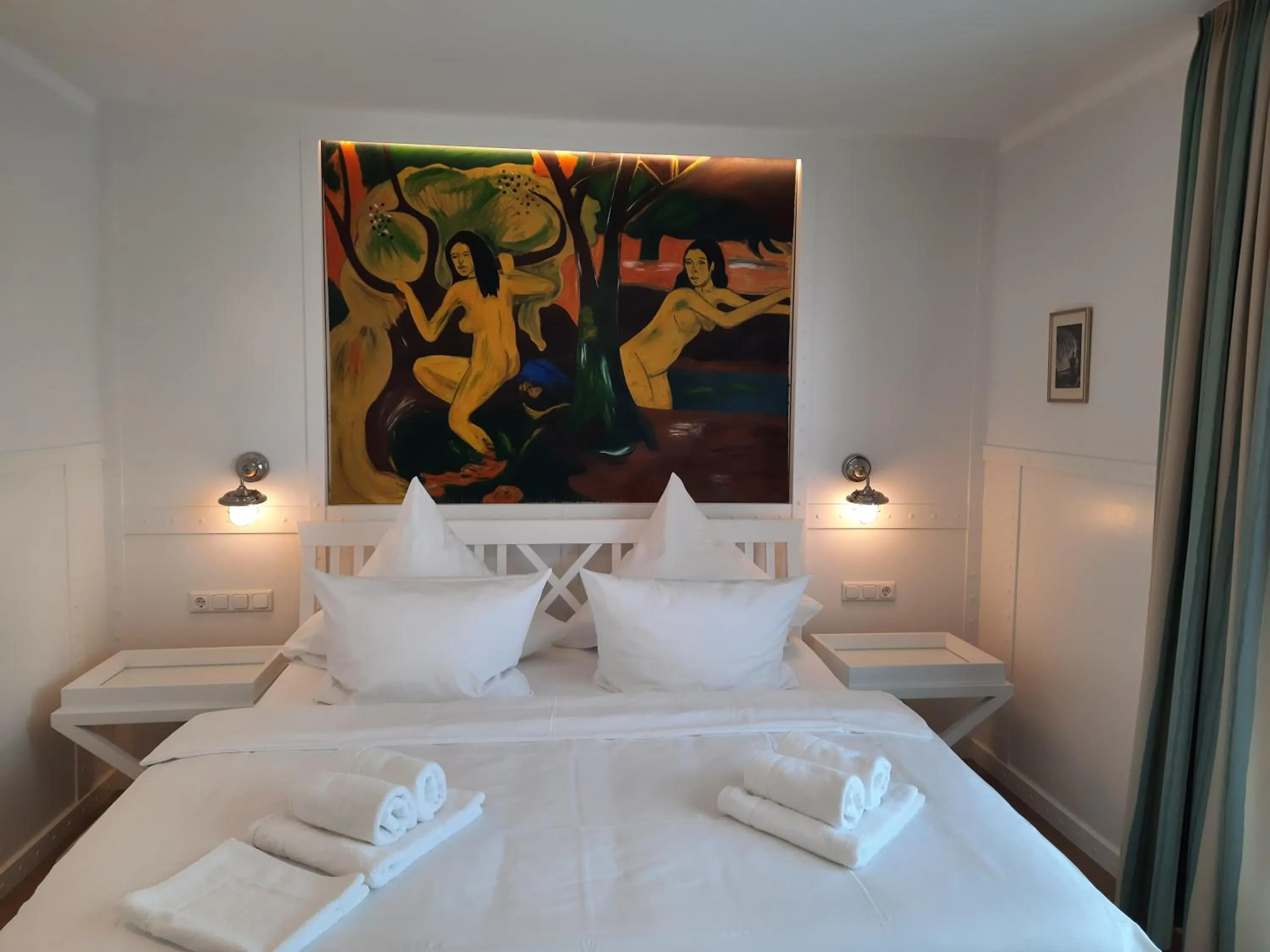 Photo of the whole room, Bed in Beachhotel Cuxhaven