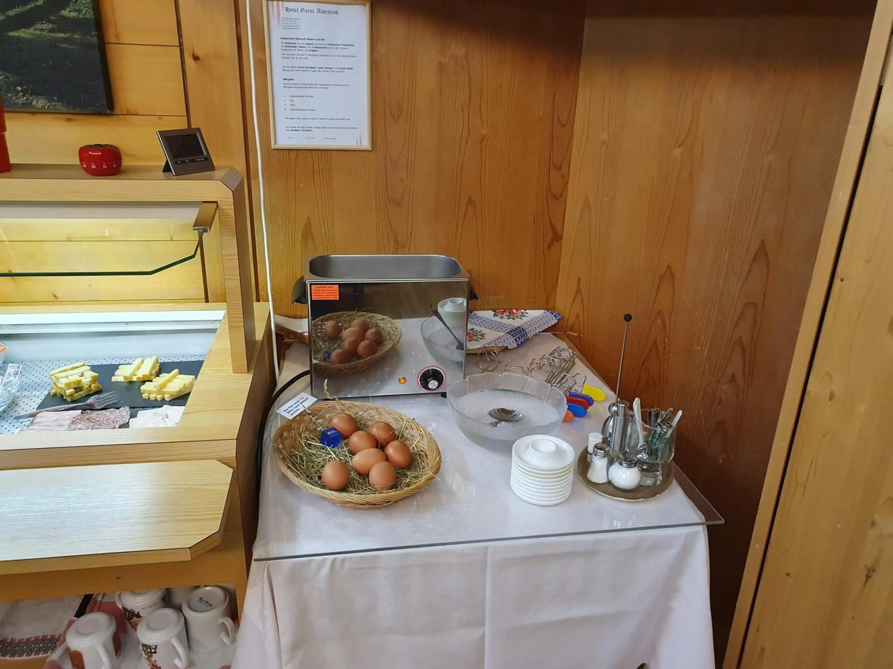 Breakfast in Hotel Garni Alpenruh