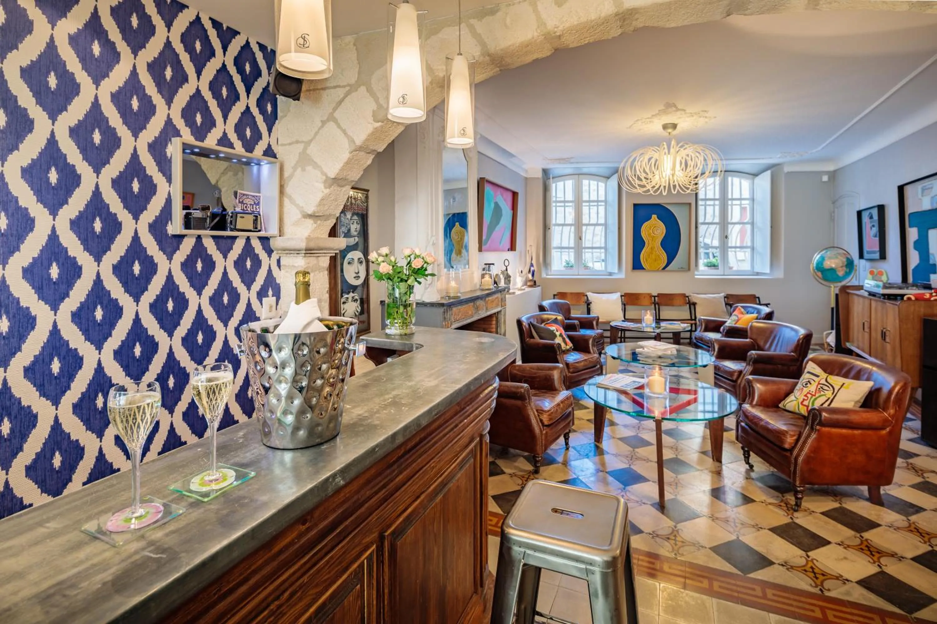 Lounge or bar in Hôtel La Suite