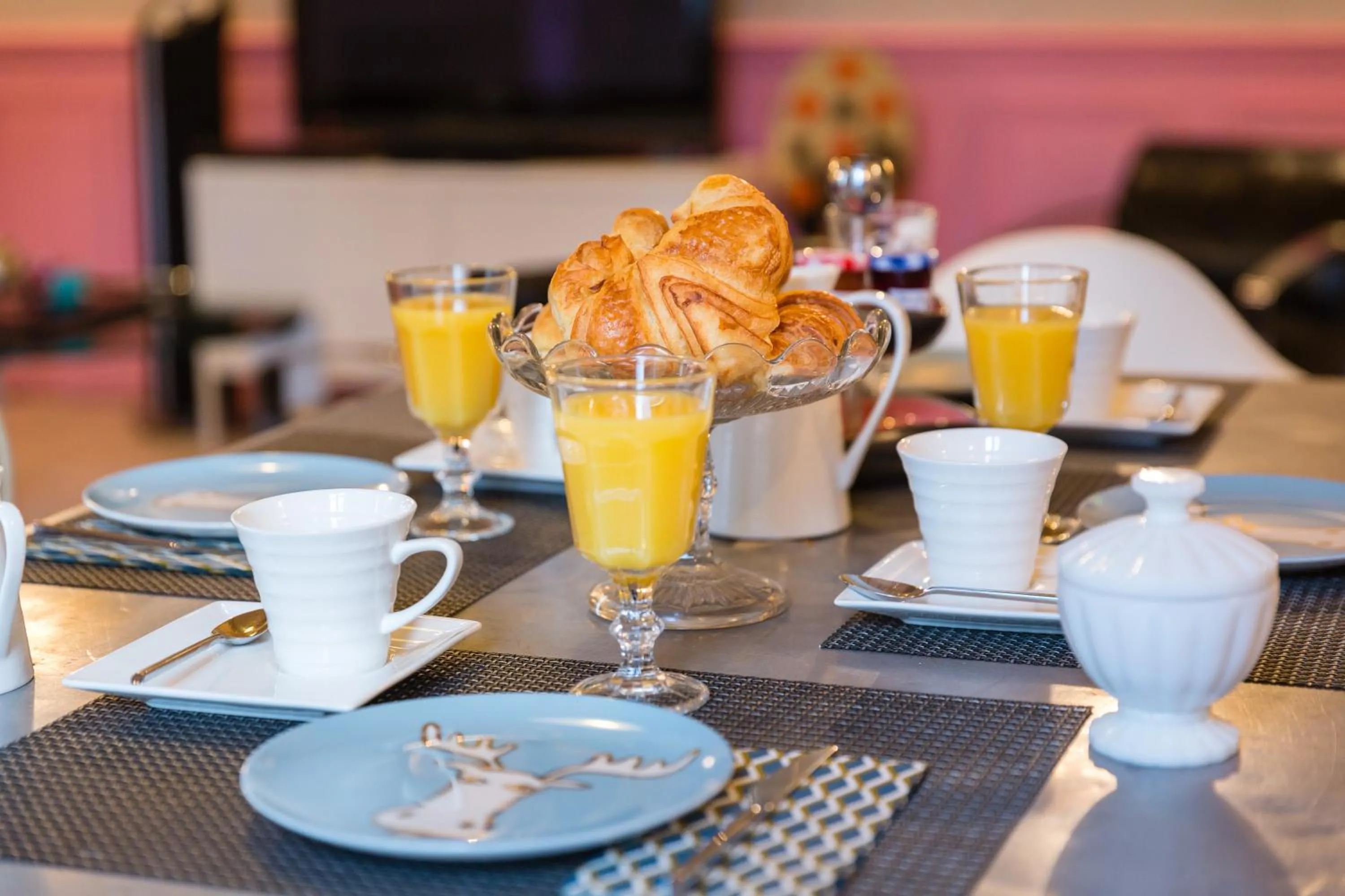 Breakfast in Hôtel La Suite