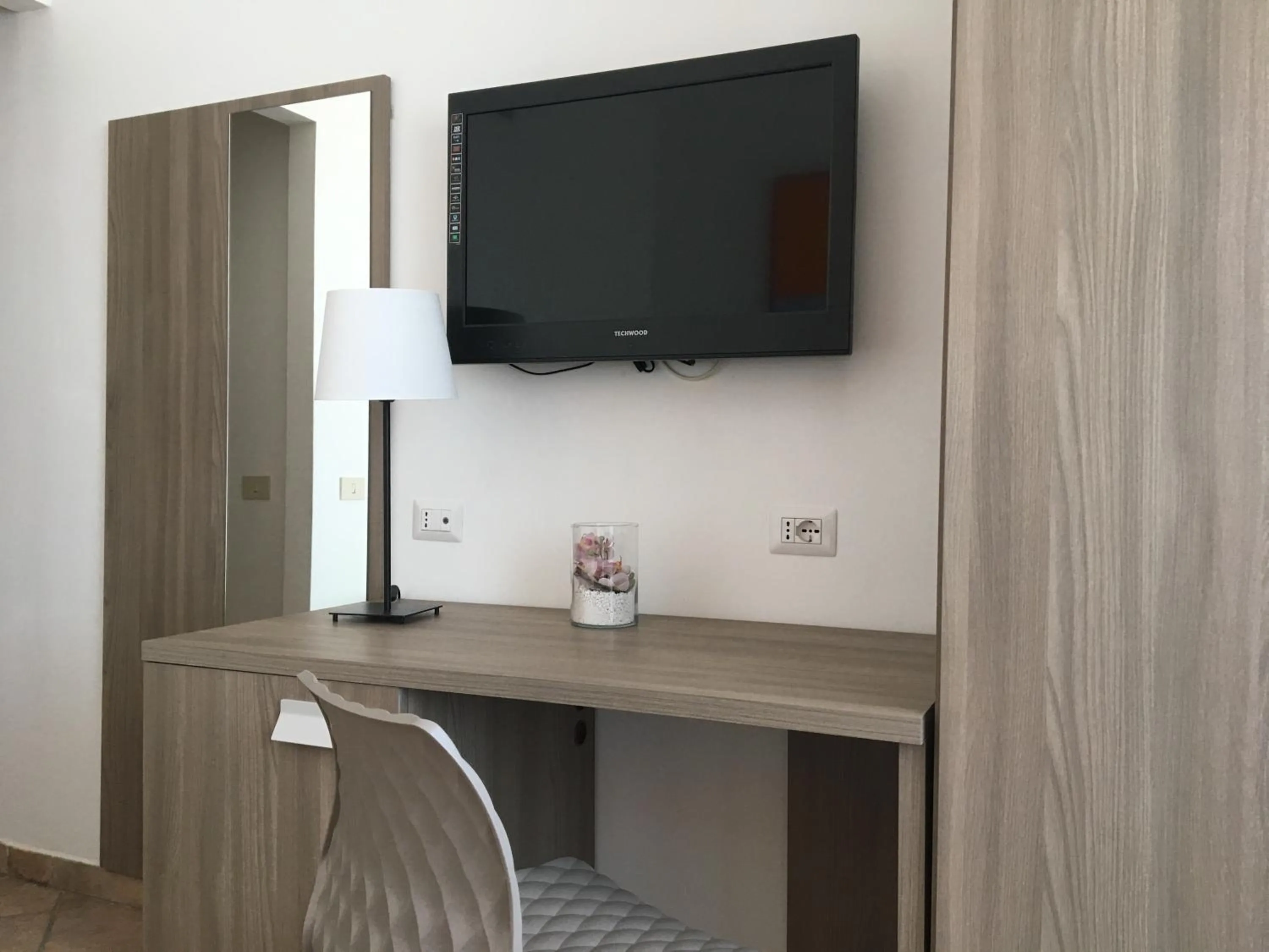 TV and multimedia in Hotel Corallo