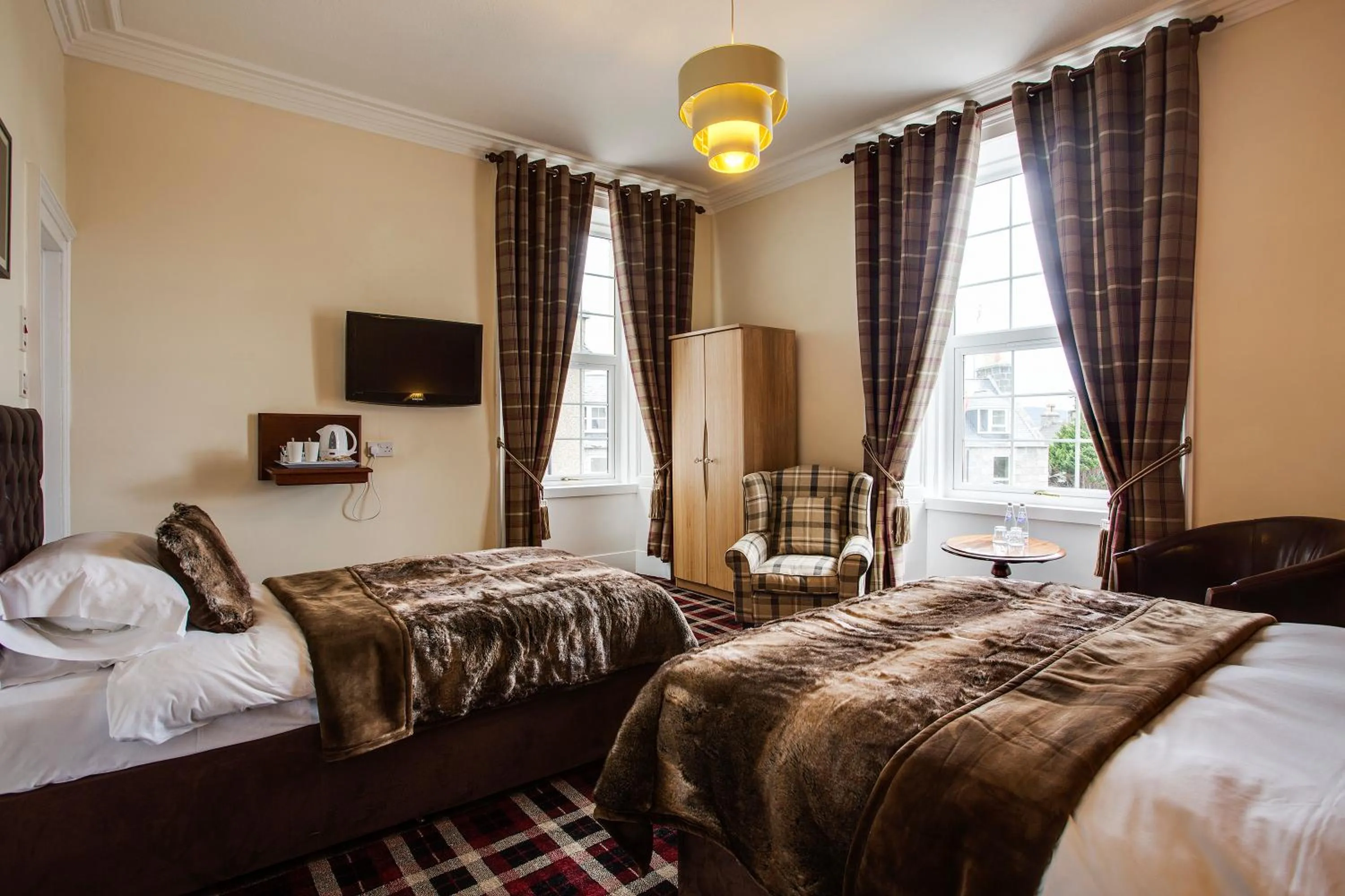 Bedroom, Bed in Haughton Arms Hotel