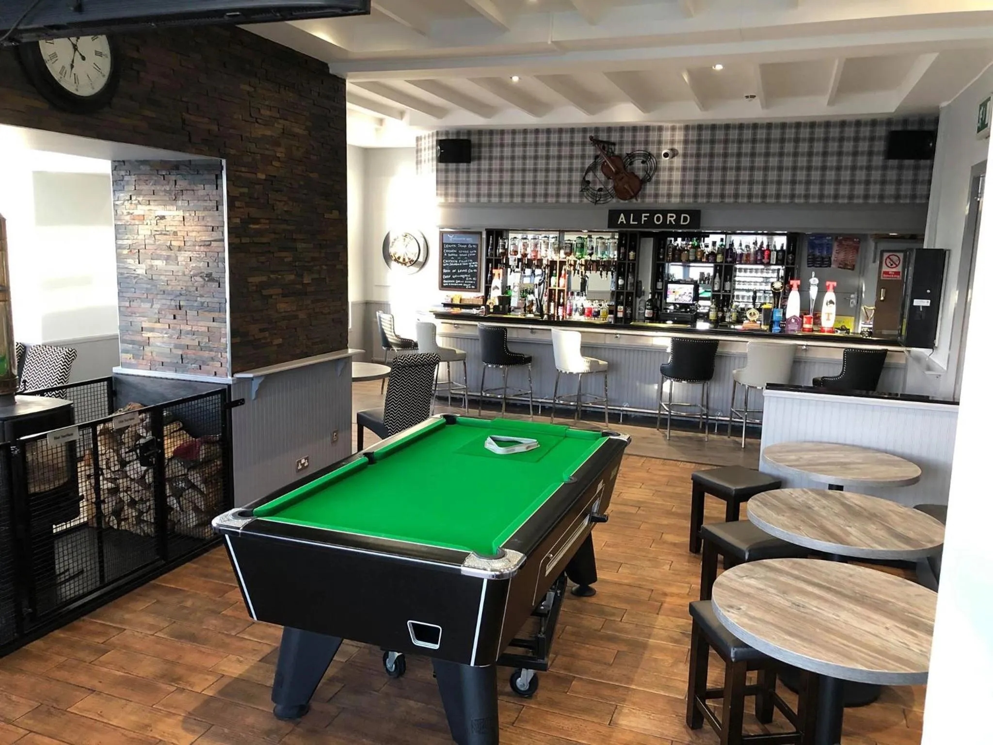 Billiard in Haughton Arms Hotel