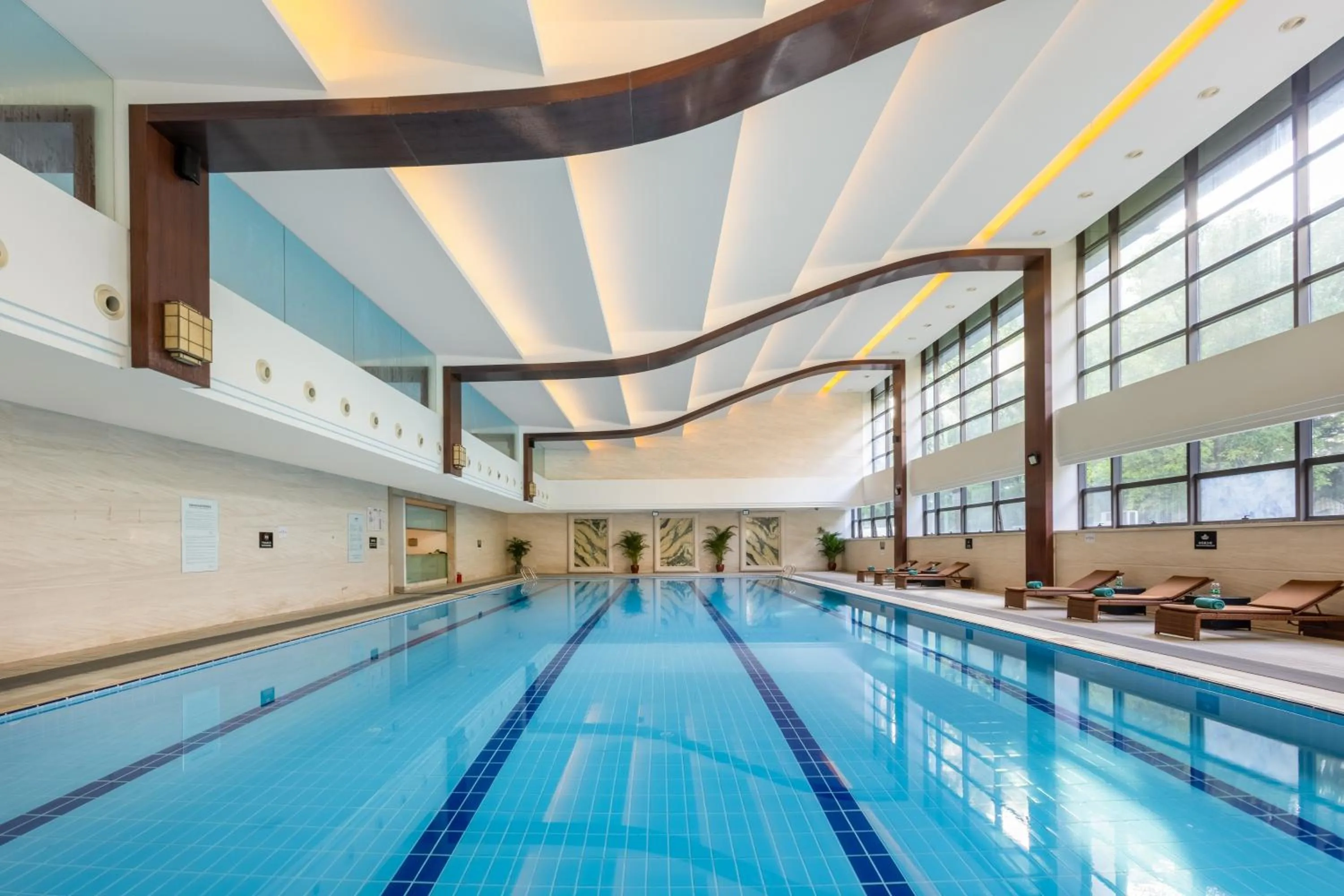 Swimming pool in Millennium Hotel Wuxi