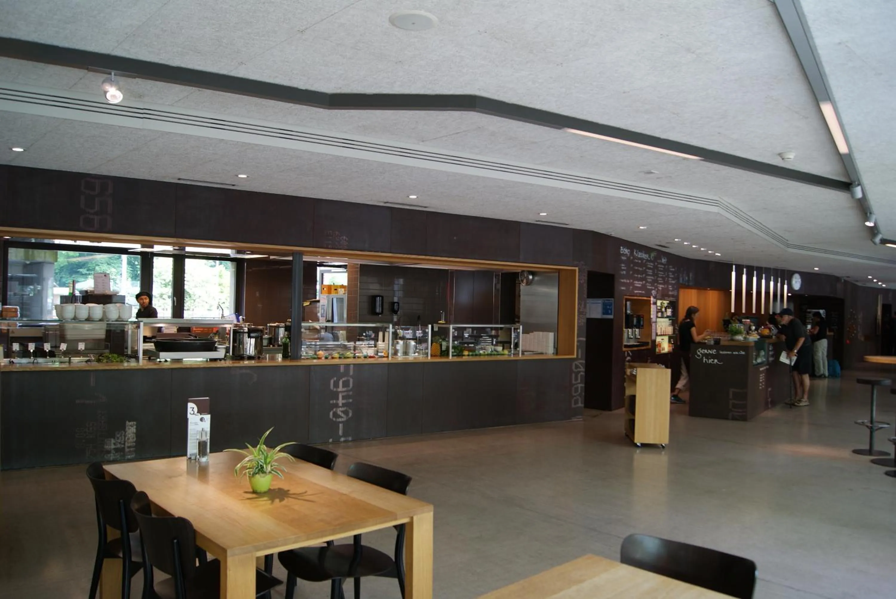 Restaurant/places to eat in Interlaken Youth Hostel