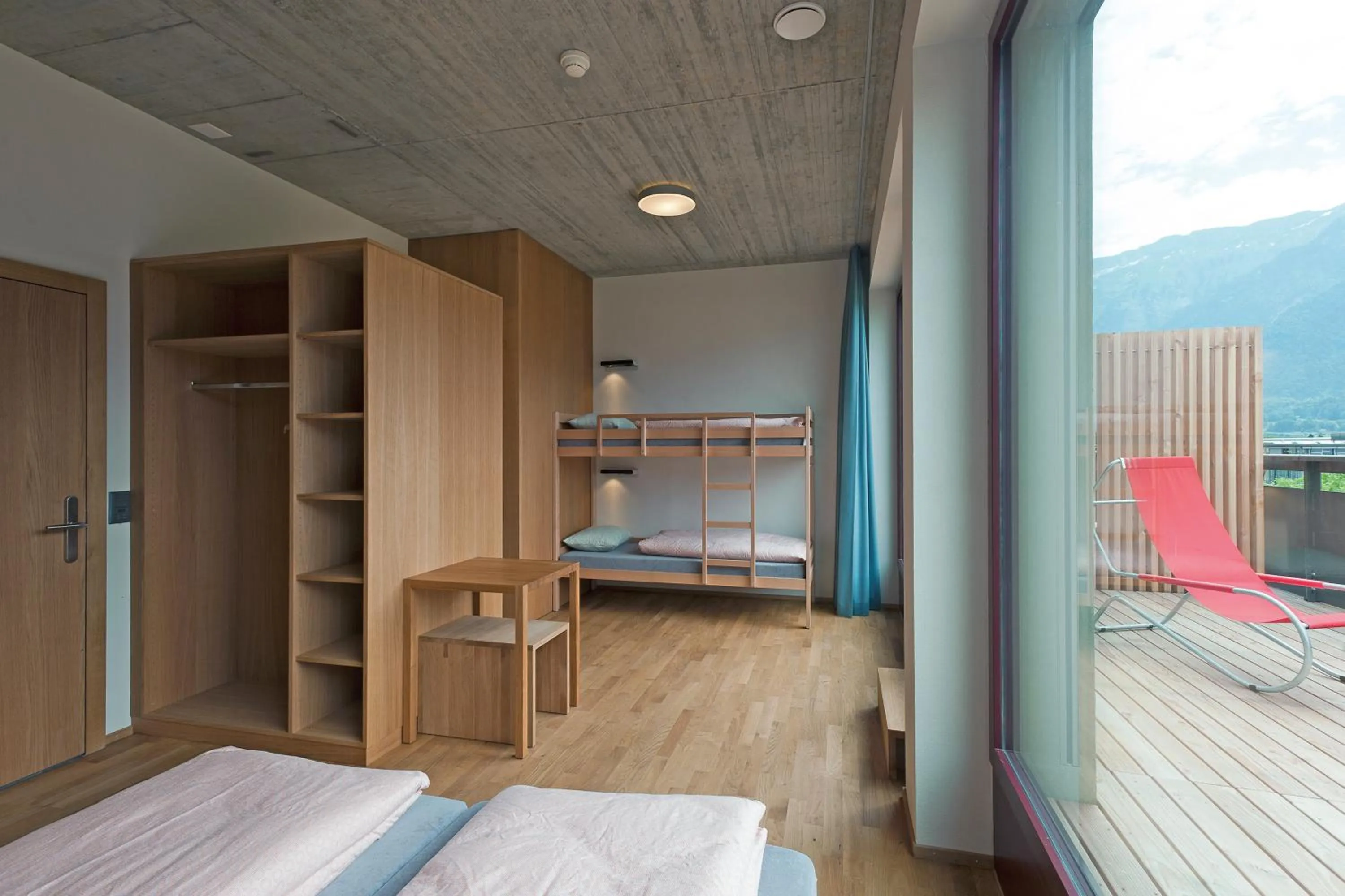 Bathroom, Bed in Interlaken Youth Hostel