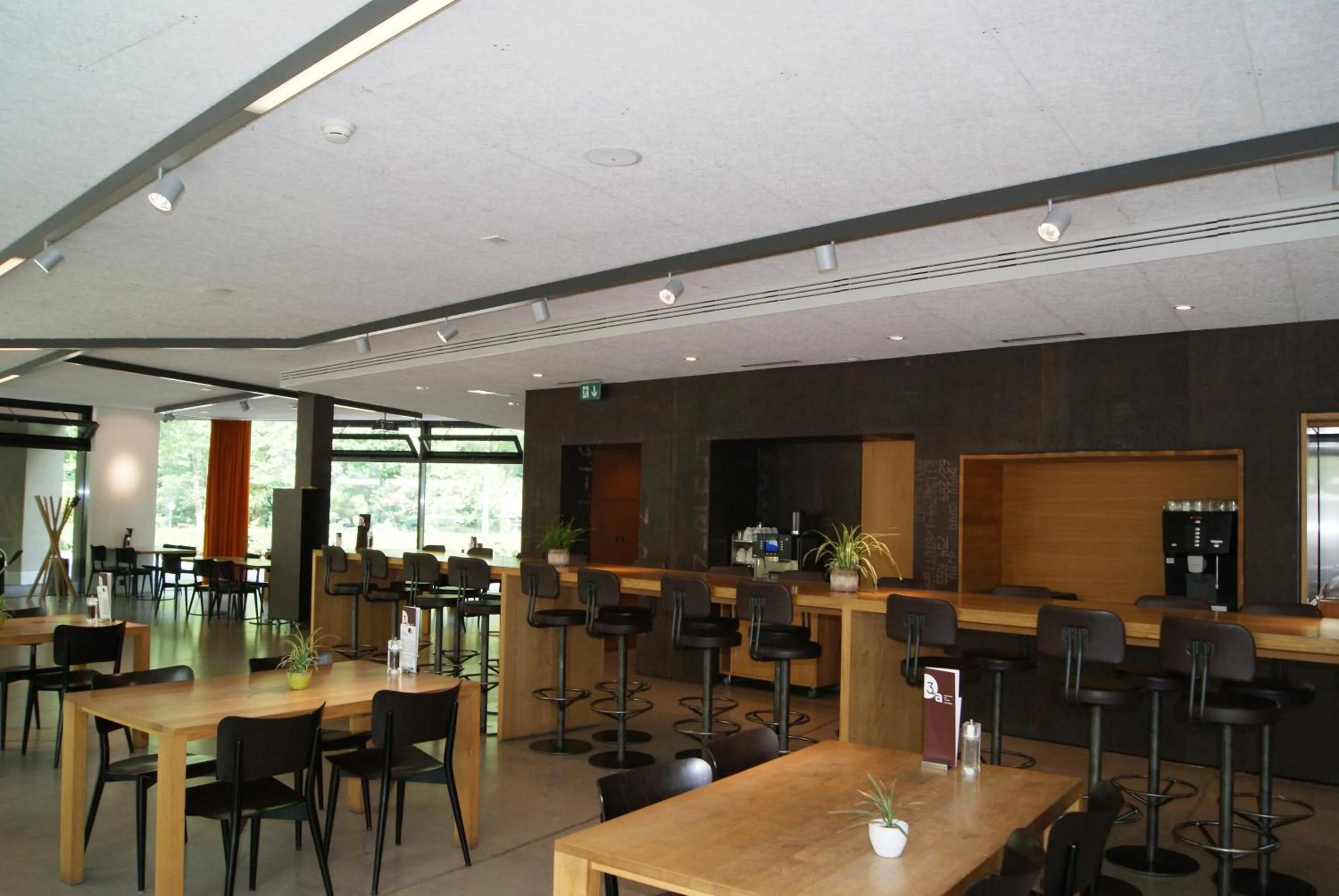 Restaurant/places to eat in Interlaken Youth Hostel