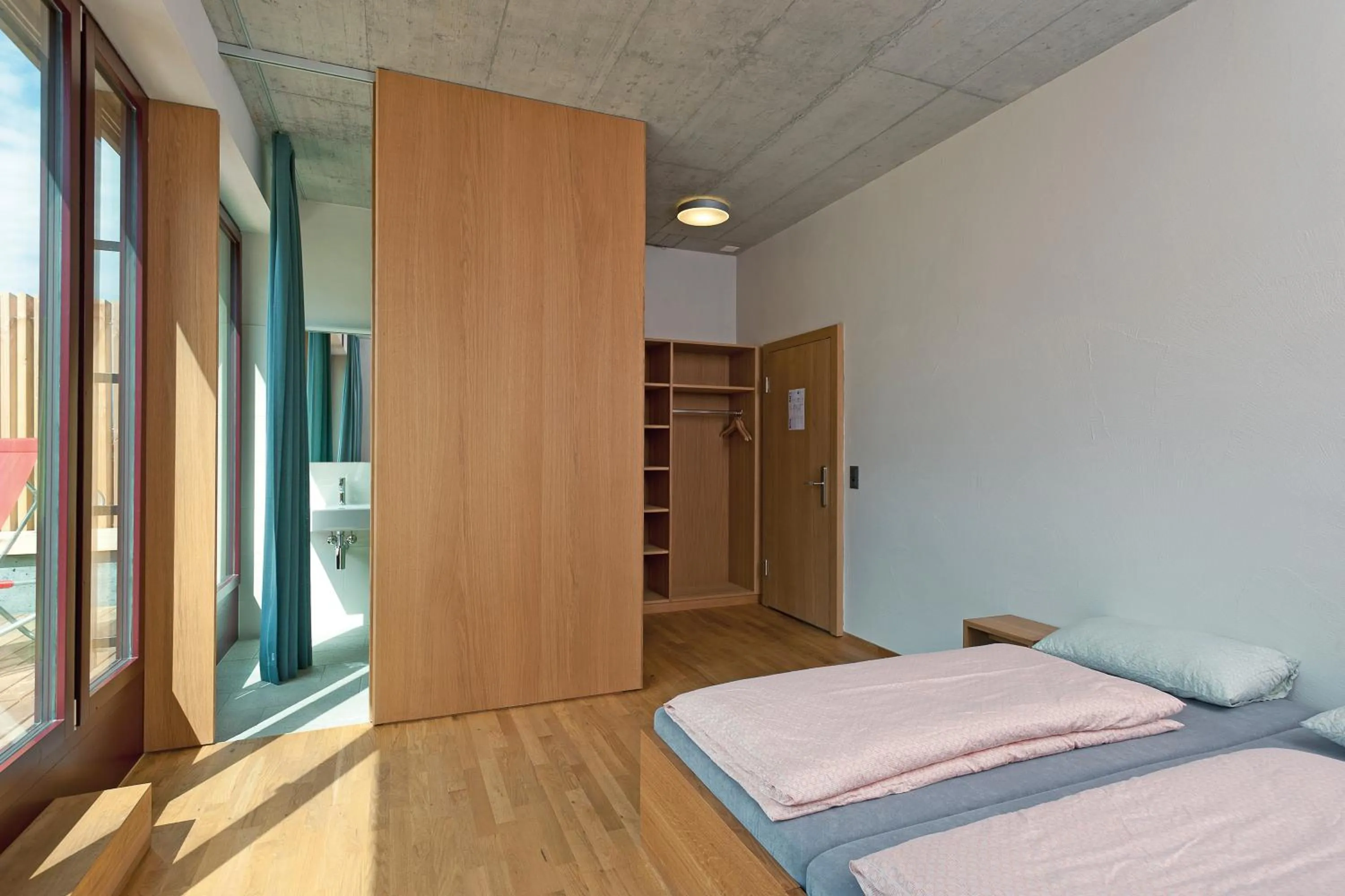 Photo of the whole room, Bed in Interlaken Youth Hostel