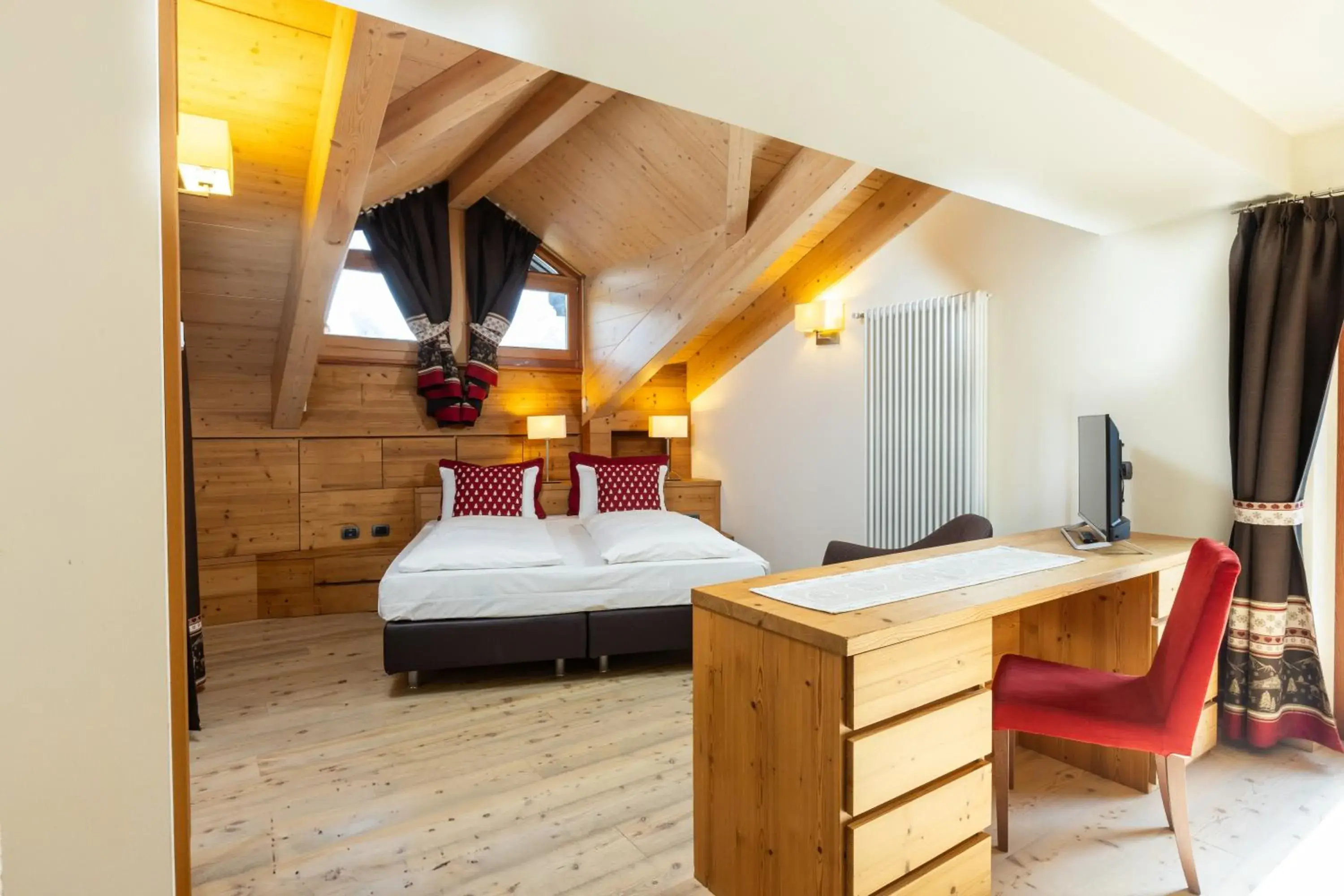 Junior Suite with Balcony in Hotel Cardo Junior Suite with Balcony in Hotel Cardo