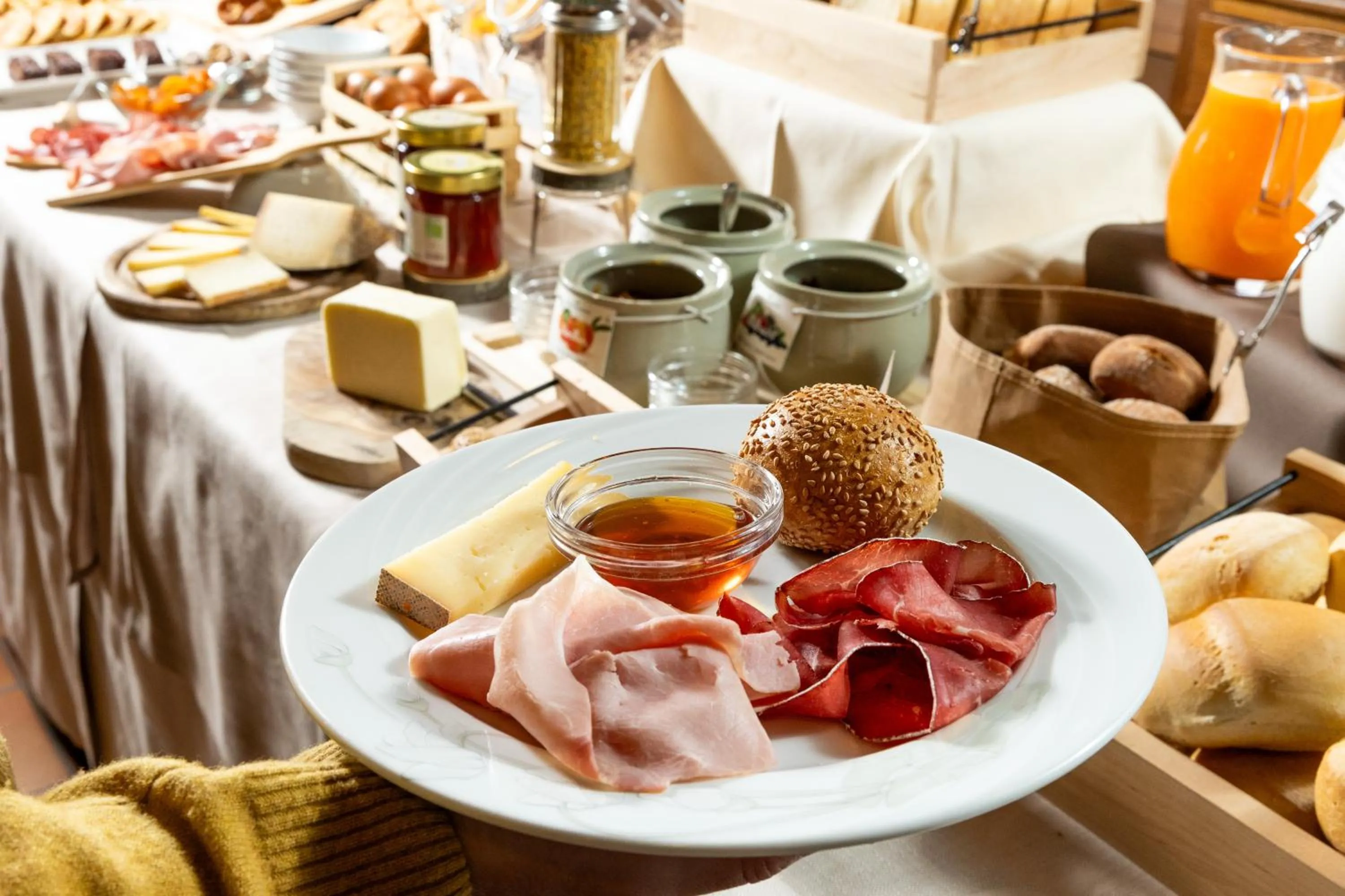 Buffet breakfast in Hotel Cardo