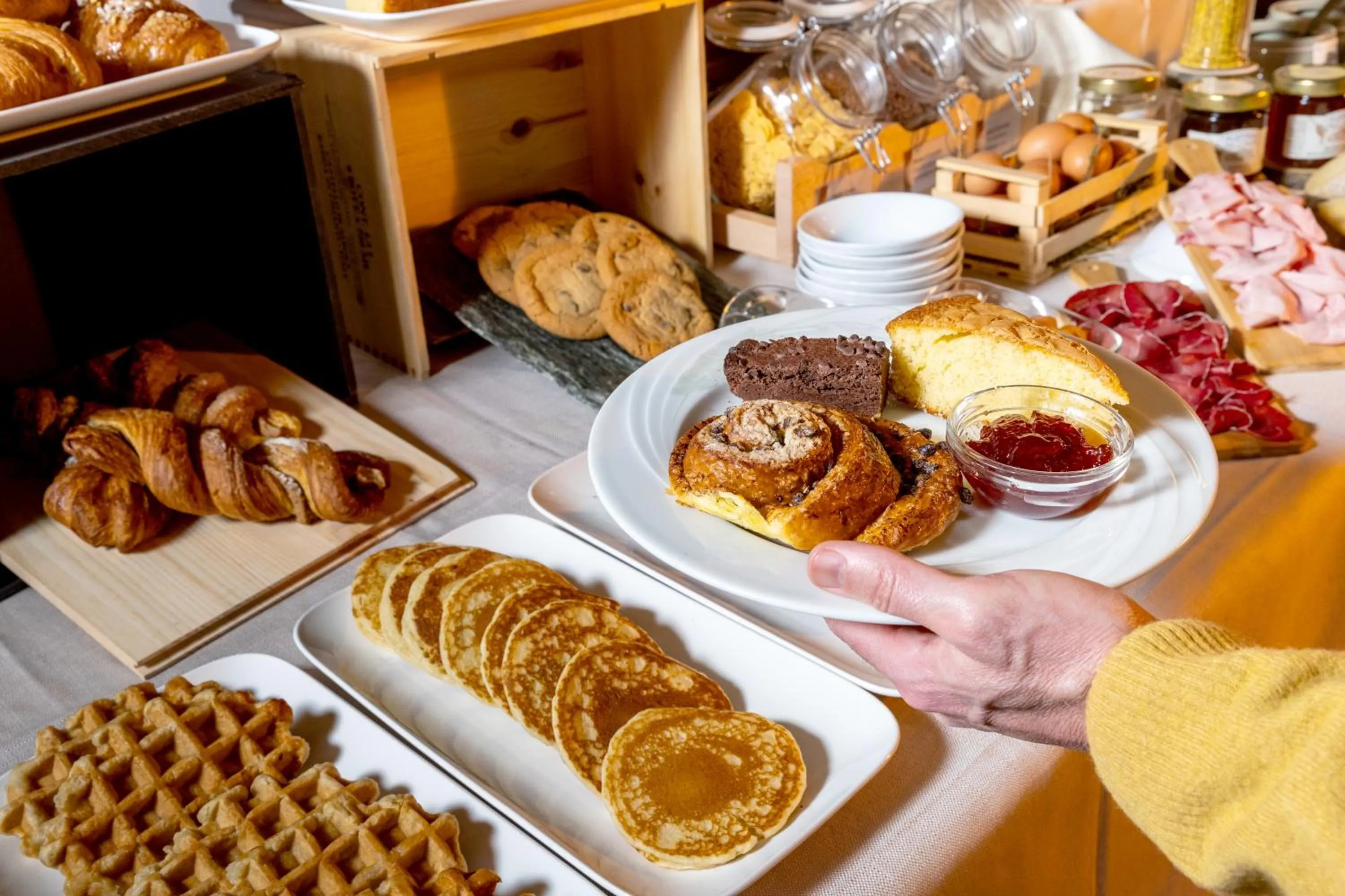 Buffet breakfast in Hotel Cardo