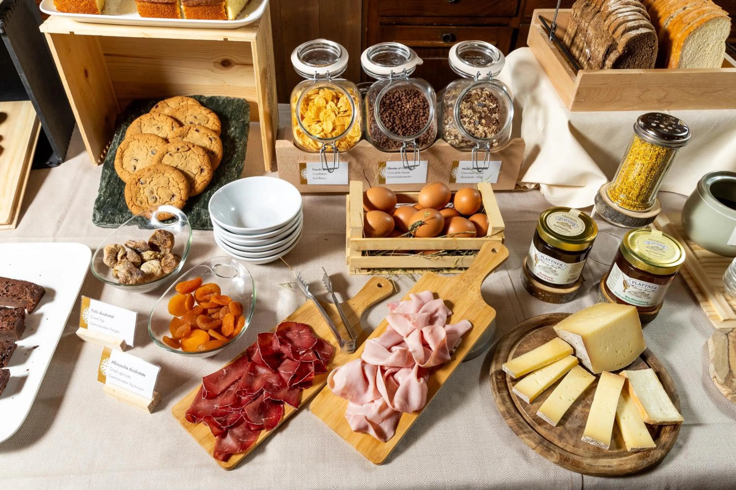 Buffet breakfast in Hotel Cardo