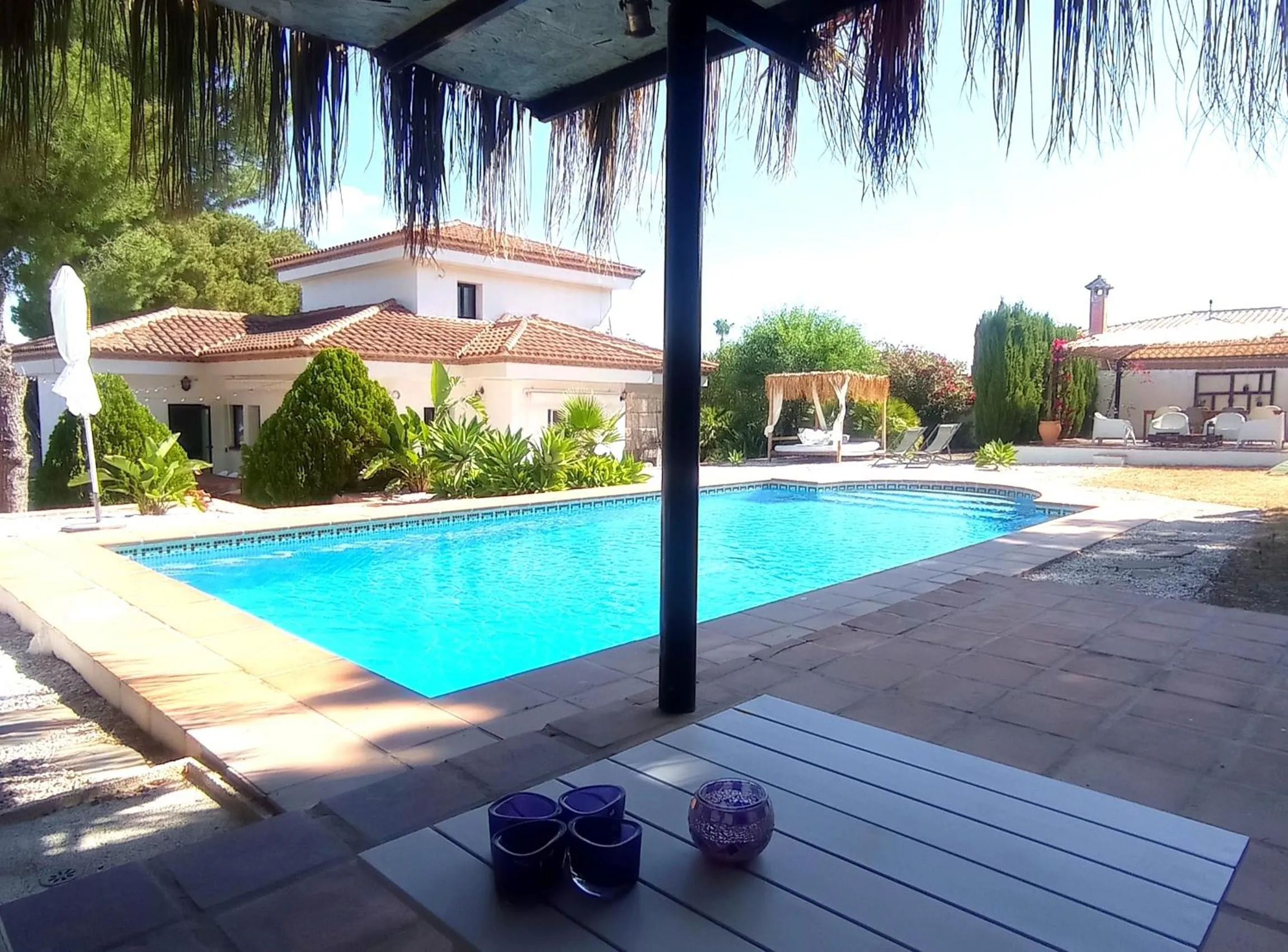 Swimming pool in B&B Villa Pinos Málaga