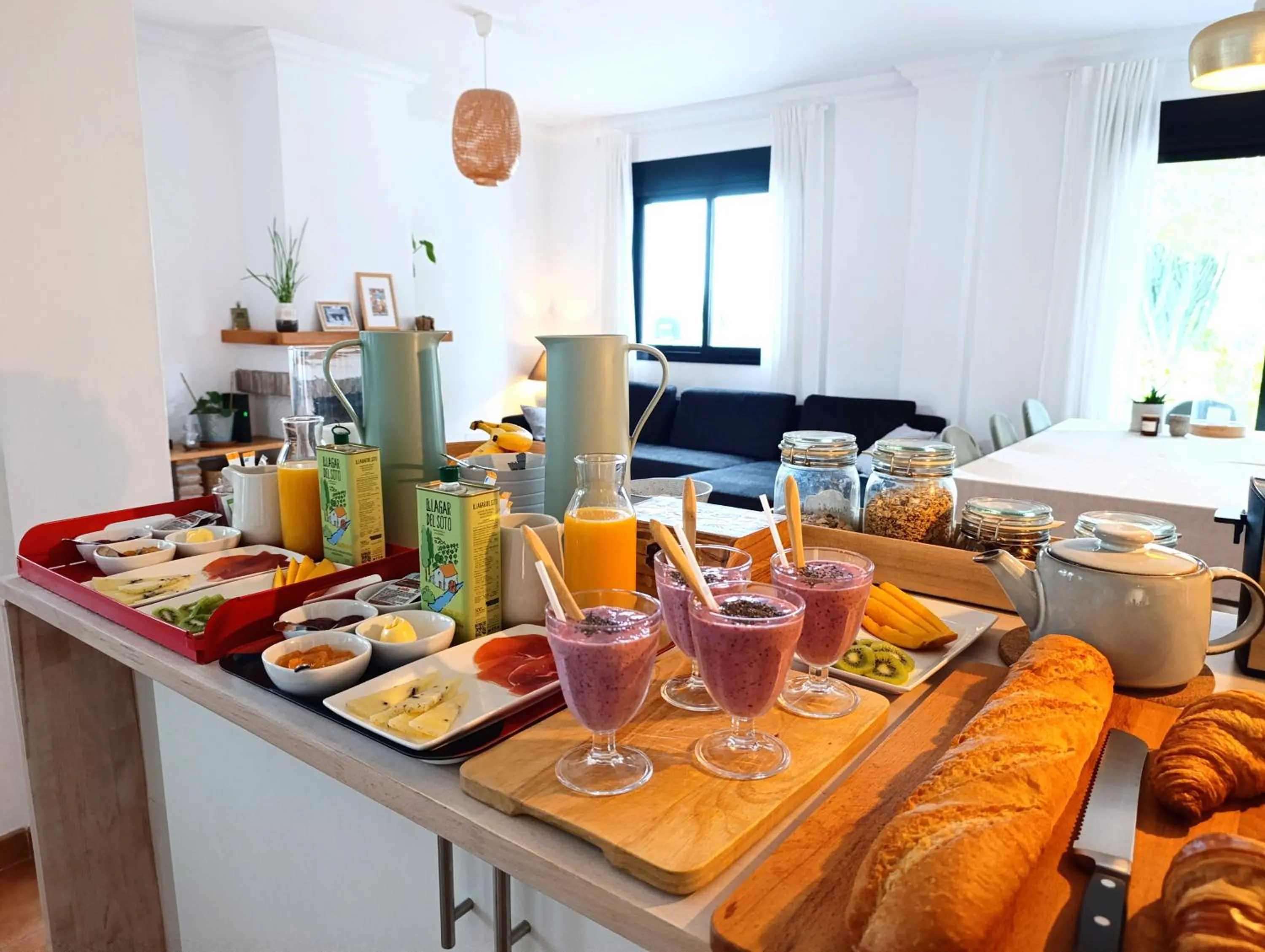 Breakfast in B&B Villa Pinos Málaga