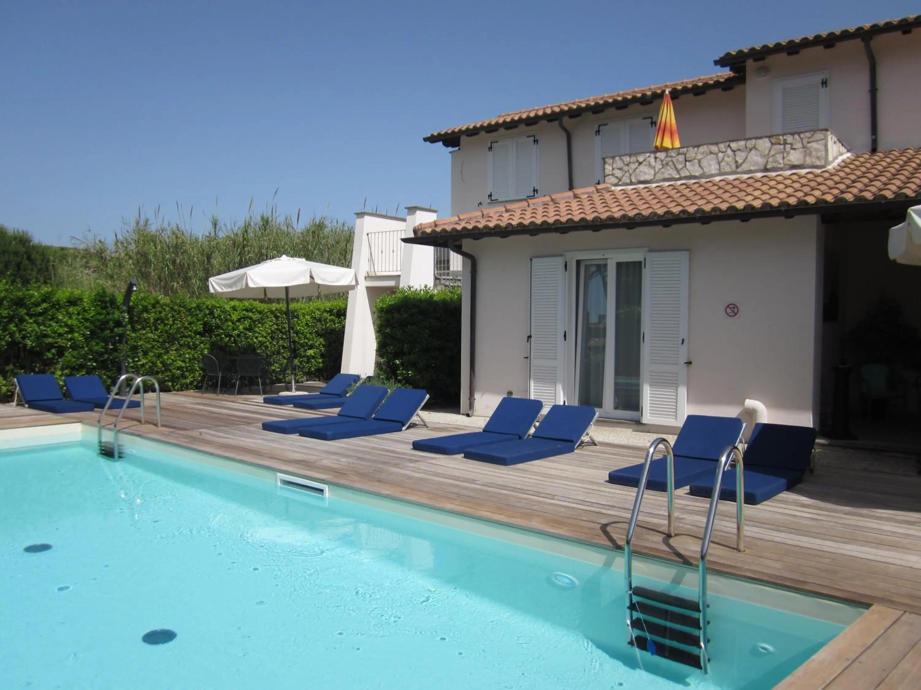 Pool view in Hotel Villa Smeraldo