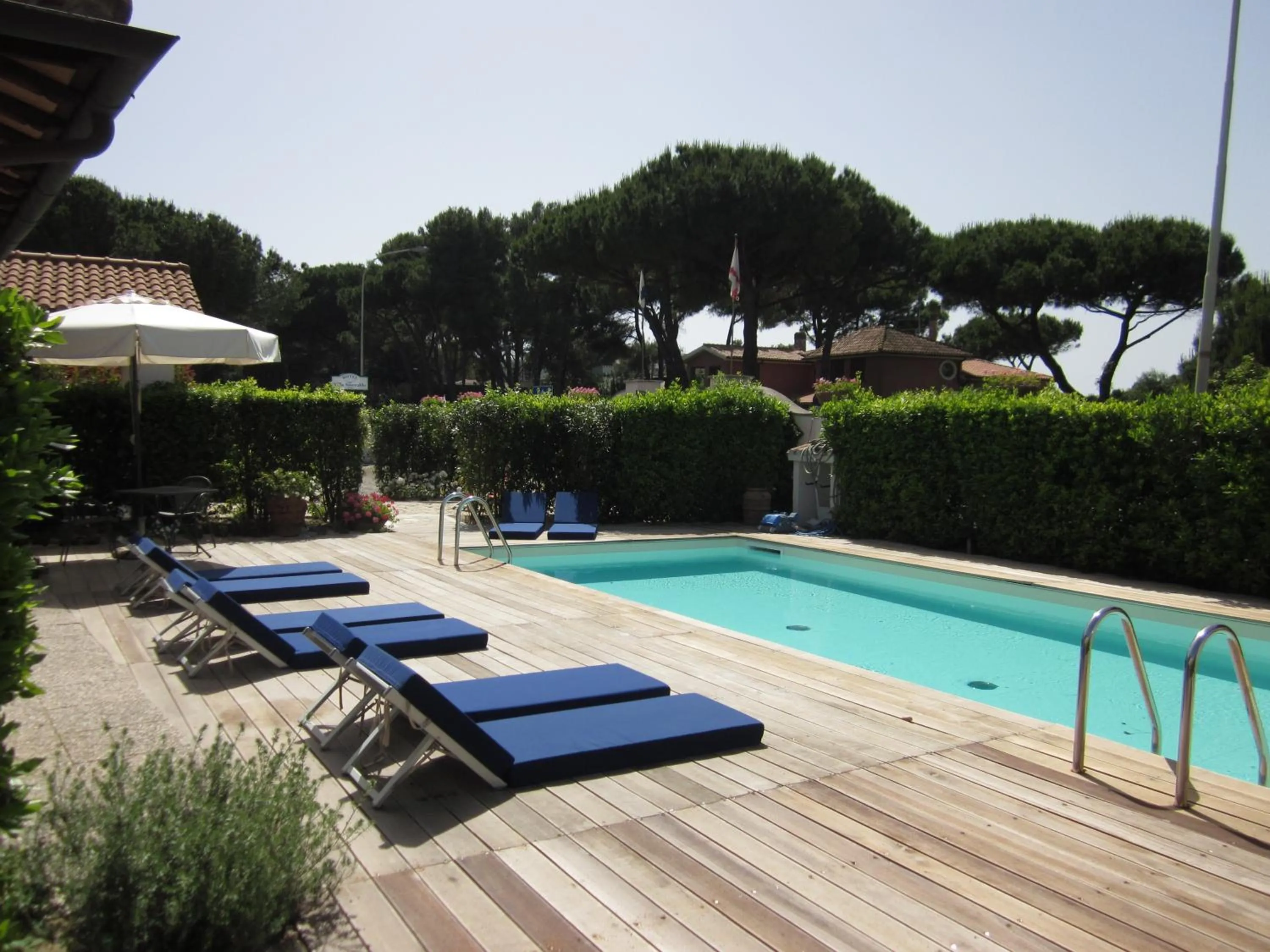 Pool view in Hotel Villa Smeraldo