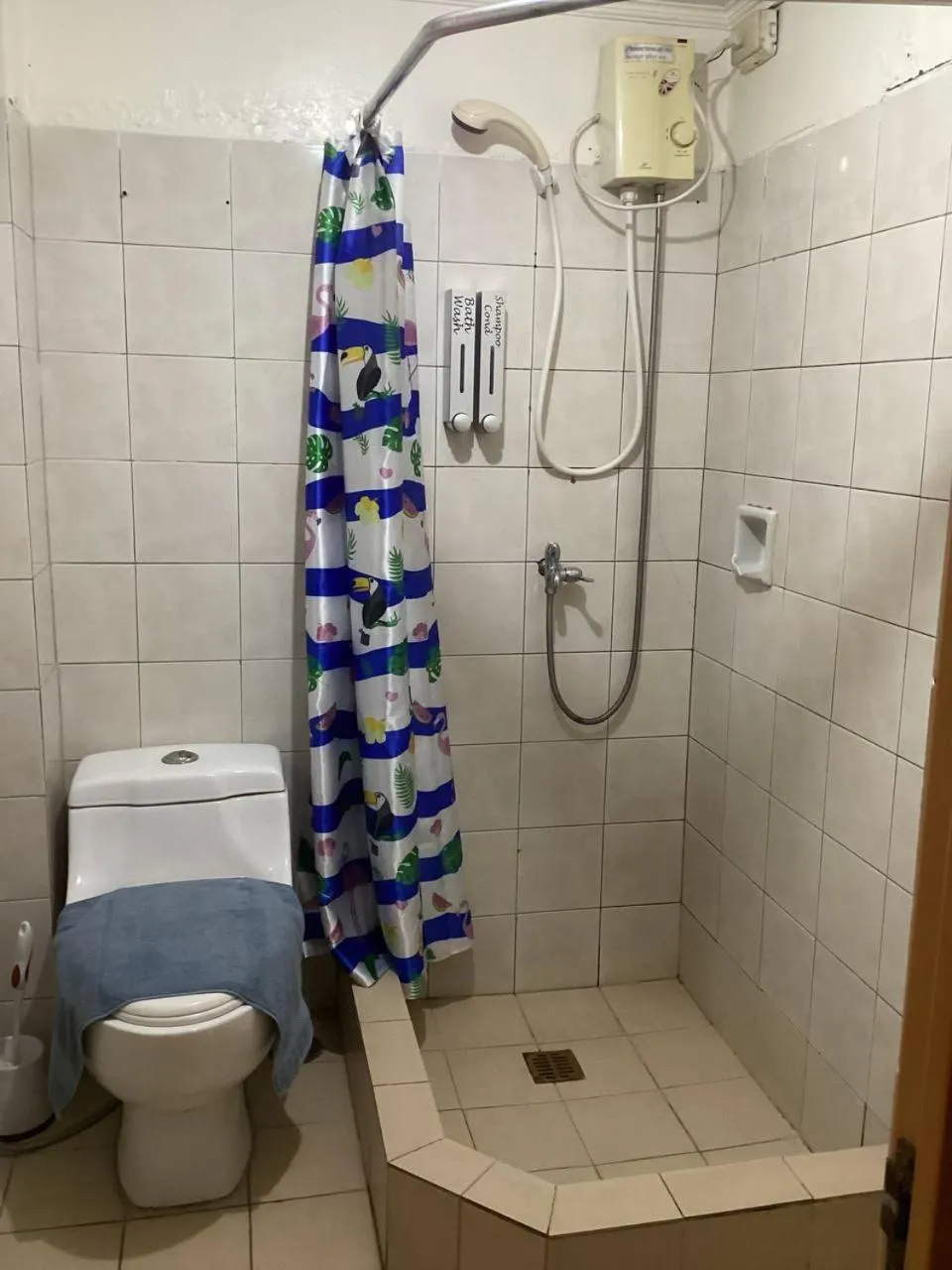 Shower in 1775 Adriatico Suites