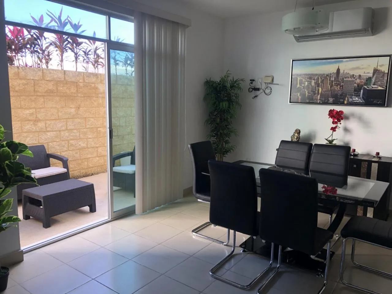 Dining area in Beach Haus-Punta Estrella