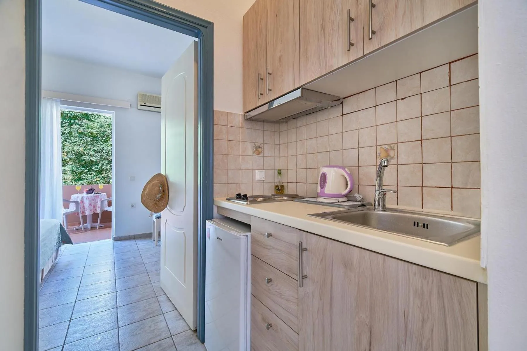 Kitchen or kitchenette in Solon Apartments