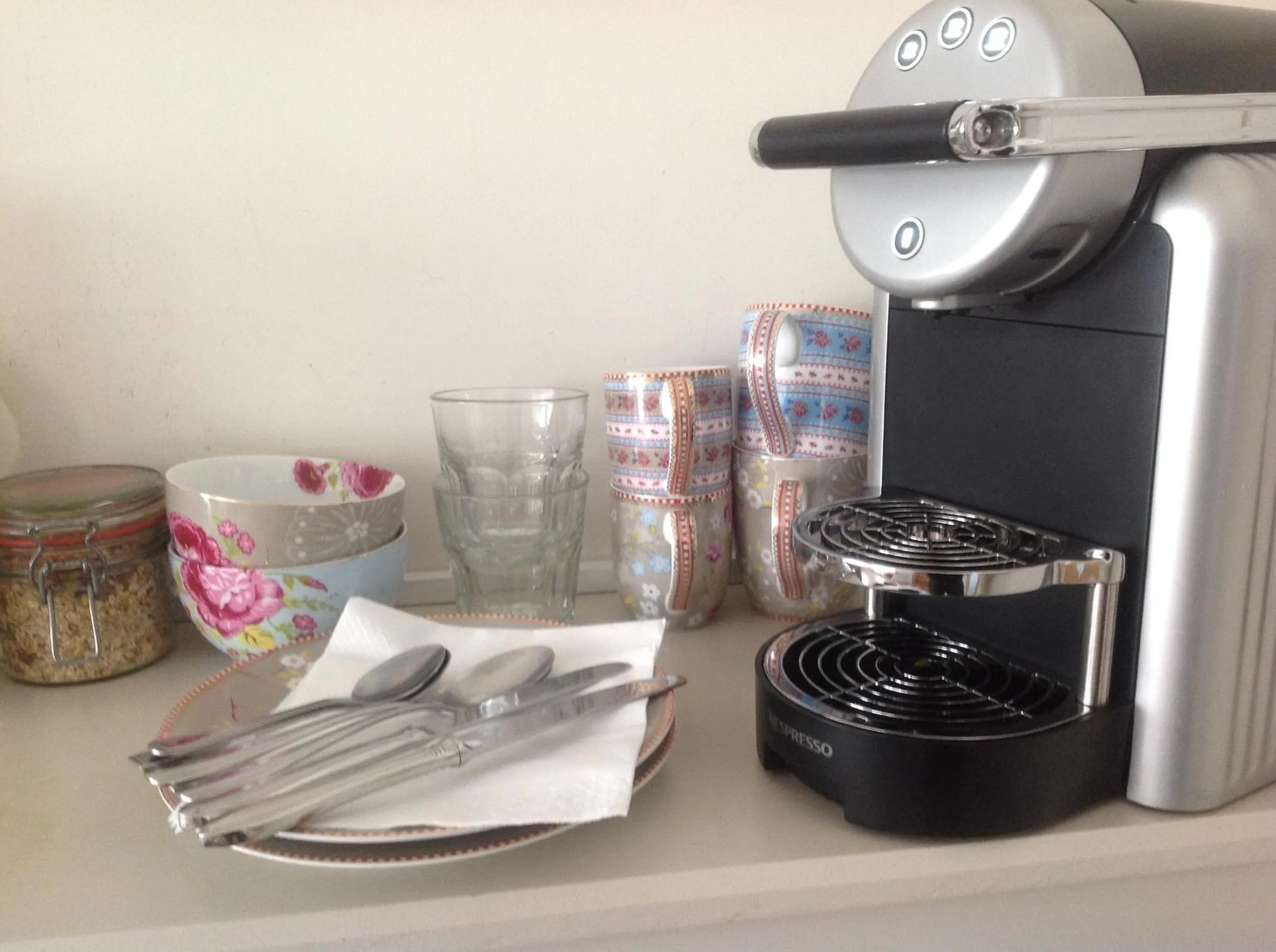 Coffee/tea facilities in Quinlan & Cooke Boutique Townhouse and QCs Seafood Restaurant