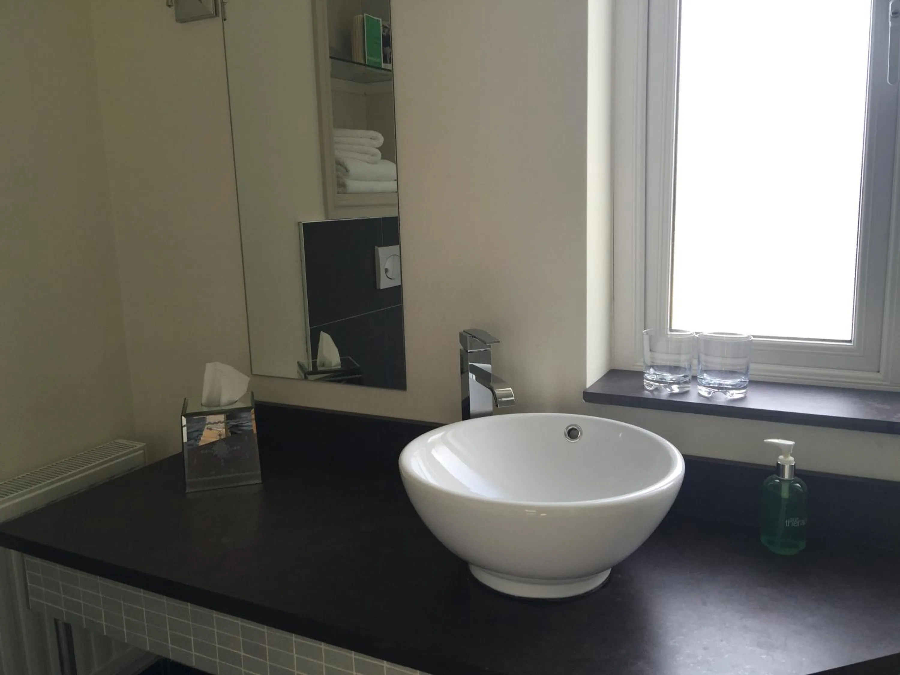 Bathroom in Quinlan & Cooke Boutique Townhouse and QCs Seafood Restaurant