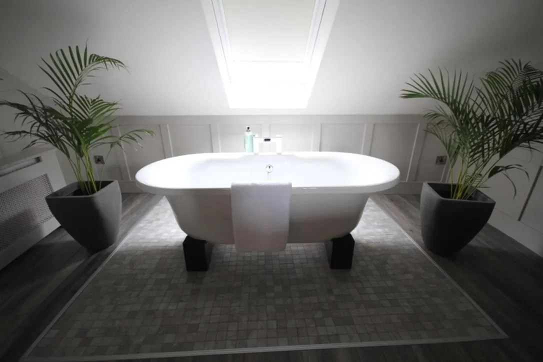 Toilet in Quinlan & Cooke Boutique Townhouse and QCs Seafood Restaurant