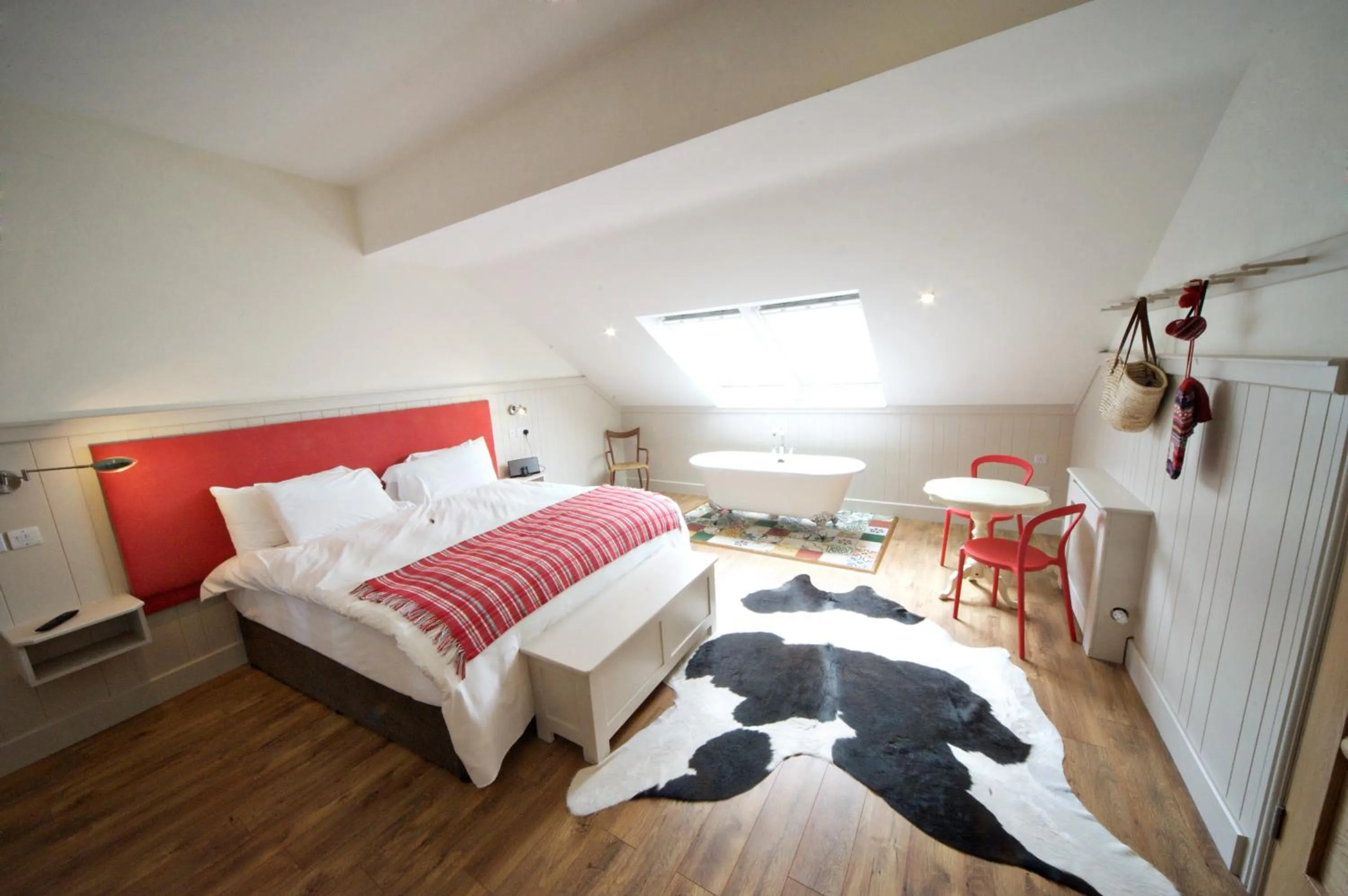 Bedroom, Bed in Quinlan & Cooke Boutique Townhouse and QCs Seafood Restaurant