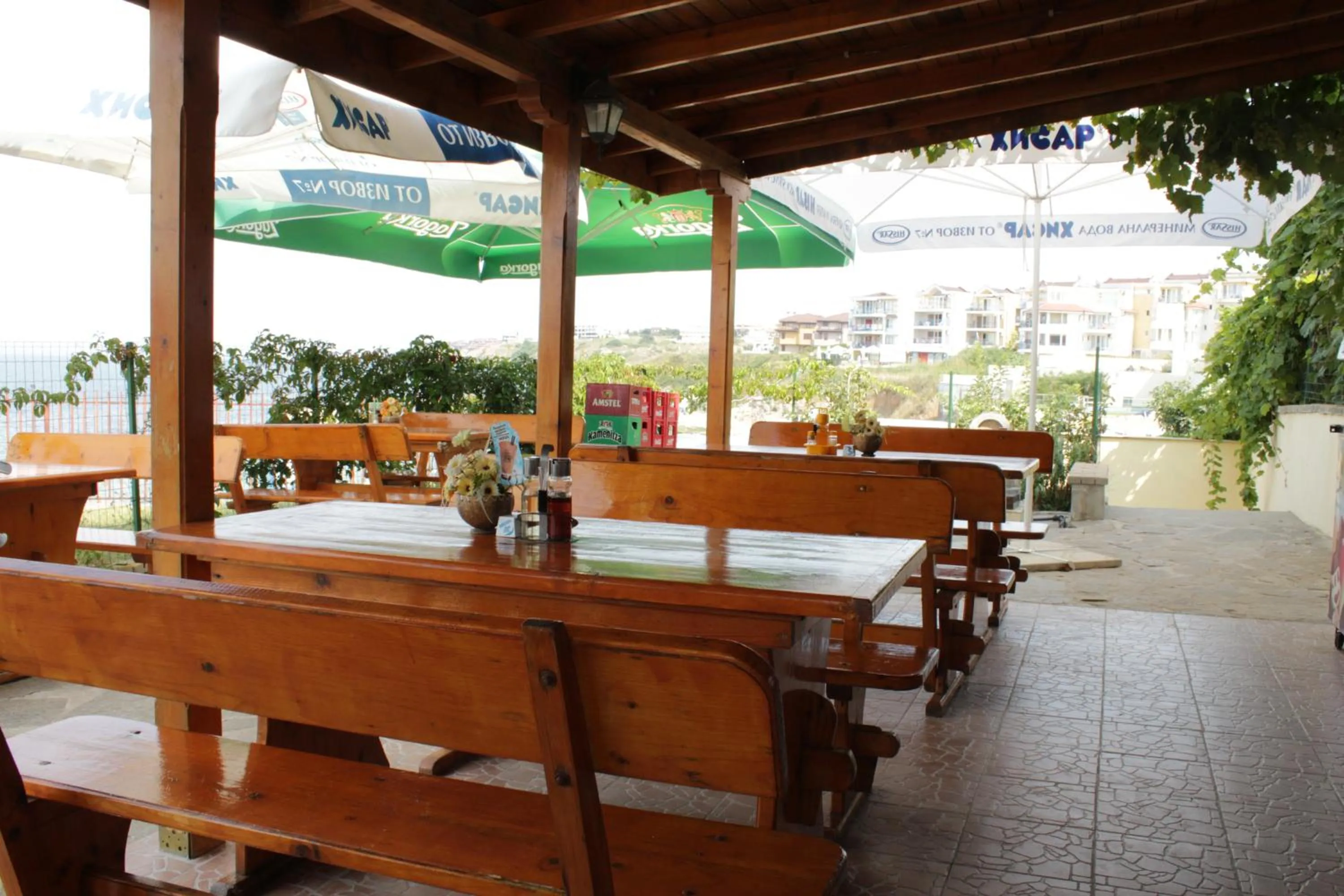 Restaurant/places to eat in Barex Family Hotel