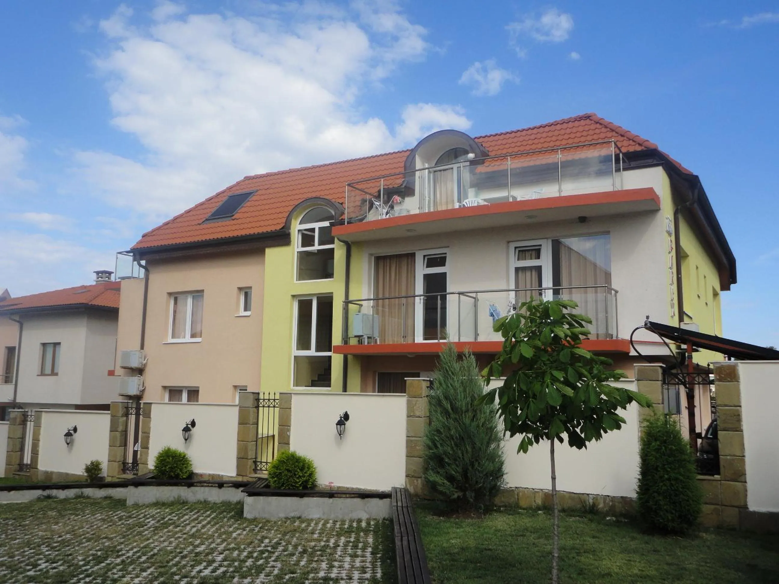 Property building in Barex Family Hotel