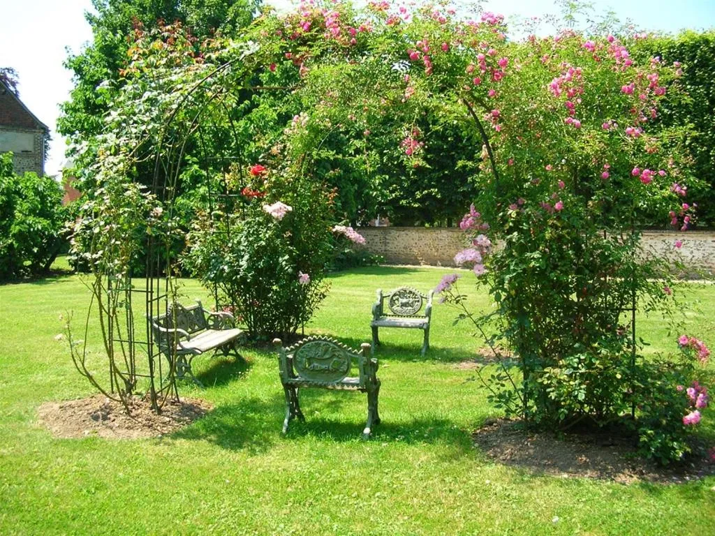 Property building in Chateau d' Emalleville