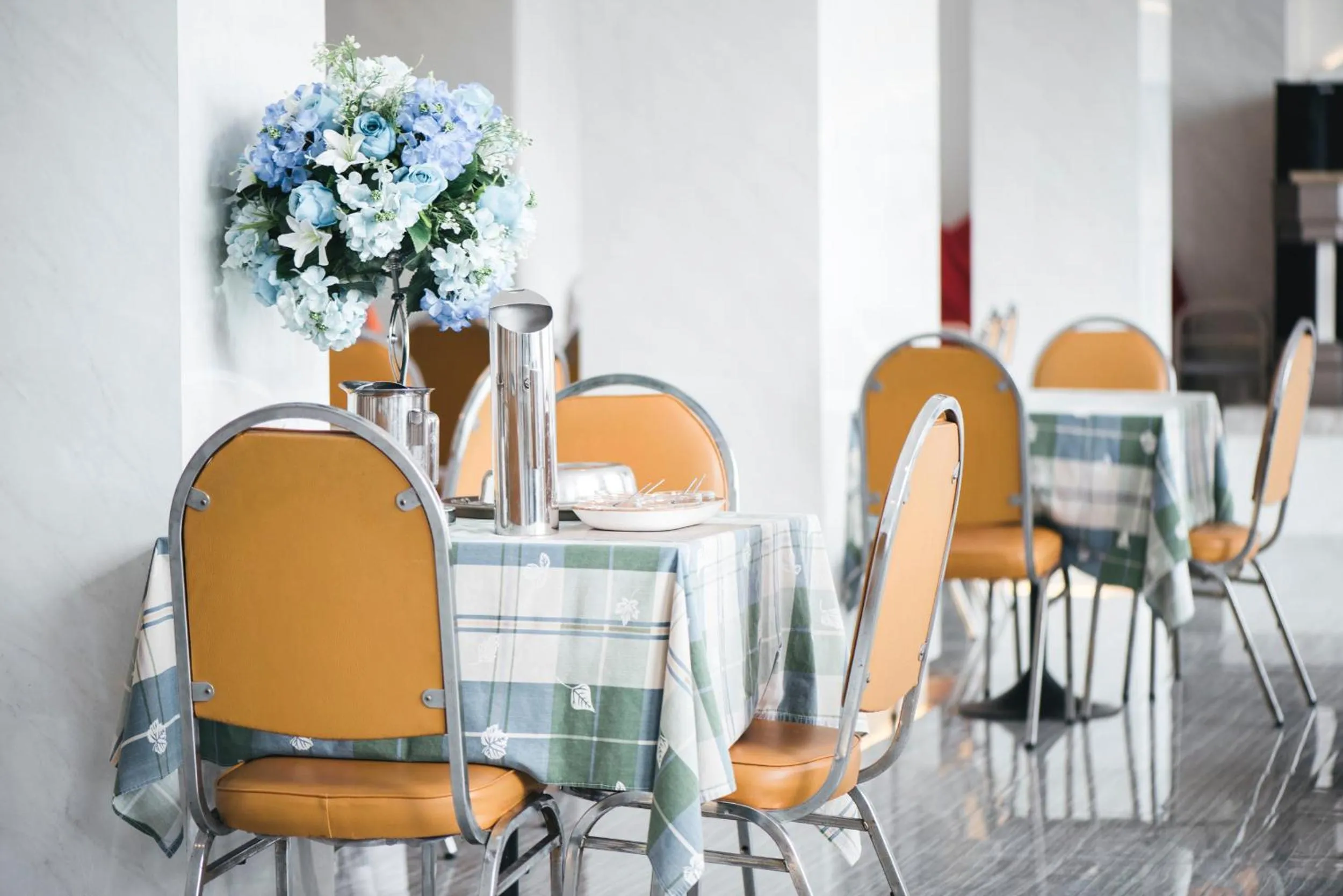 Restaurant/places to eat in K.S.Pavilion Hotel